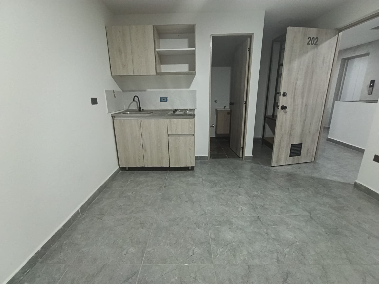 Apartaestudio en arriendo en El Dorado Envigado — foto 4 de 13