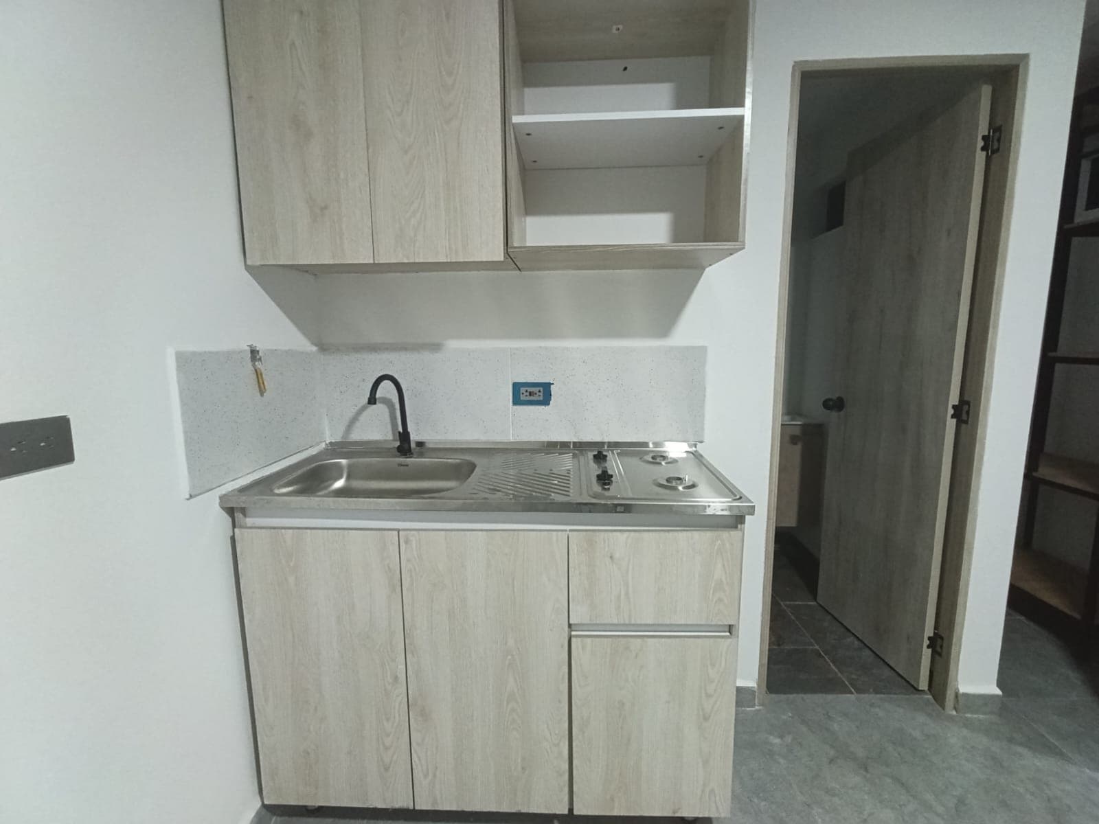 Apartaestudio en arriendo en El Dorado Envigado — foto 5 de 13