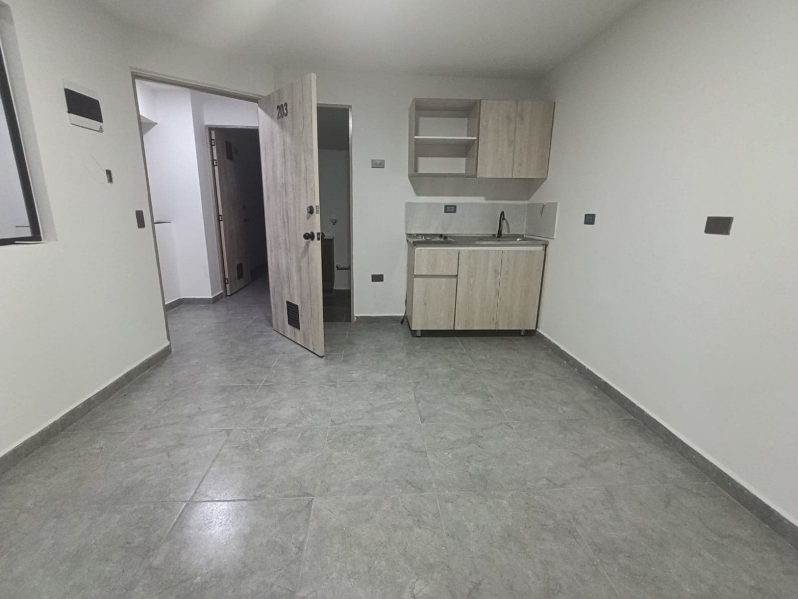 Apartaestudio en arriendo en El Dorado Envigado — foto 5 de 12