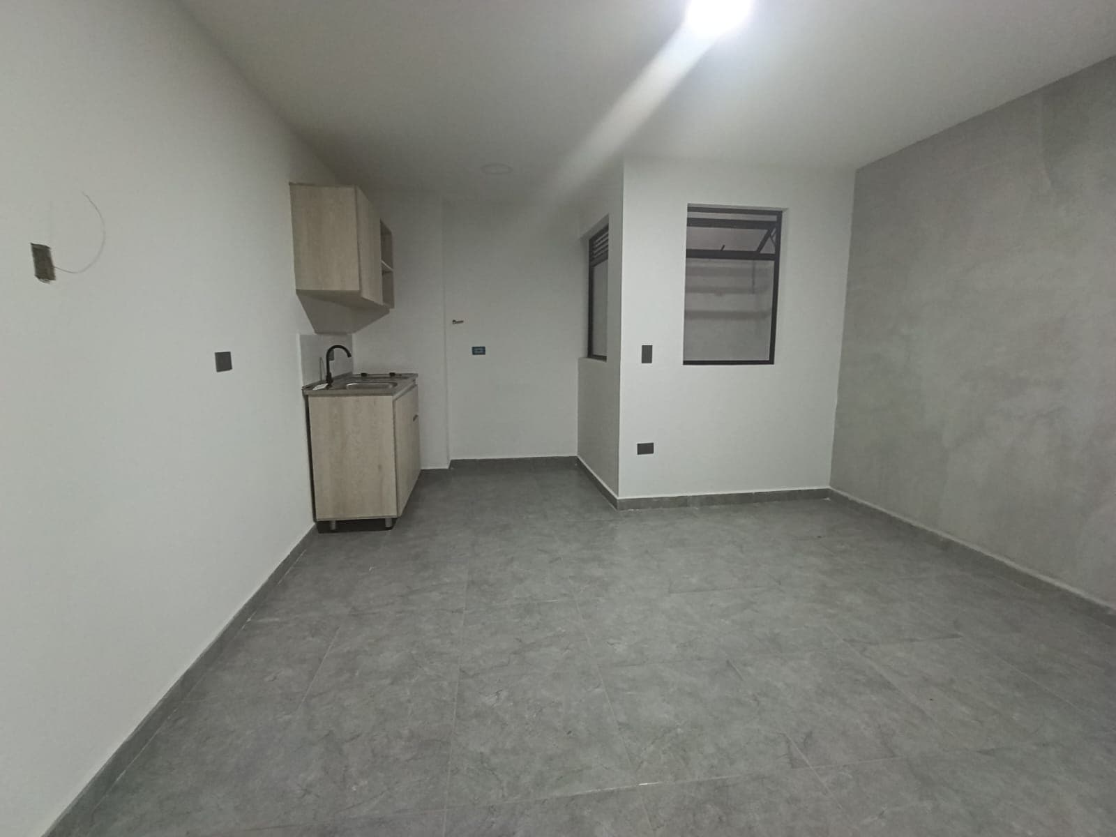 Apartaestudio en arriendo en El Dorado Envigado — foto 1 de 13