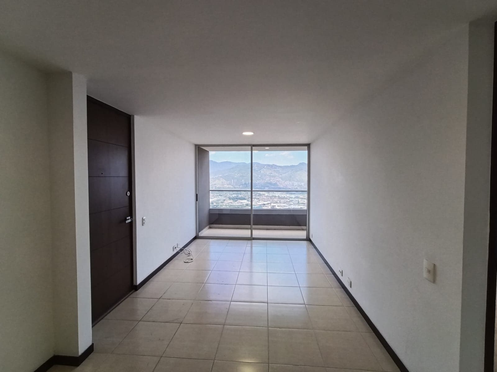 Apartaestudio en arriendo en Las Palmas Medellín, Centro — foto 2 de 14
