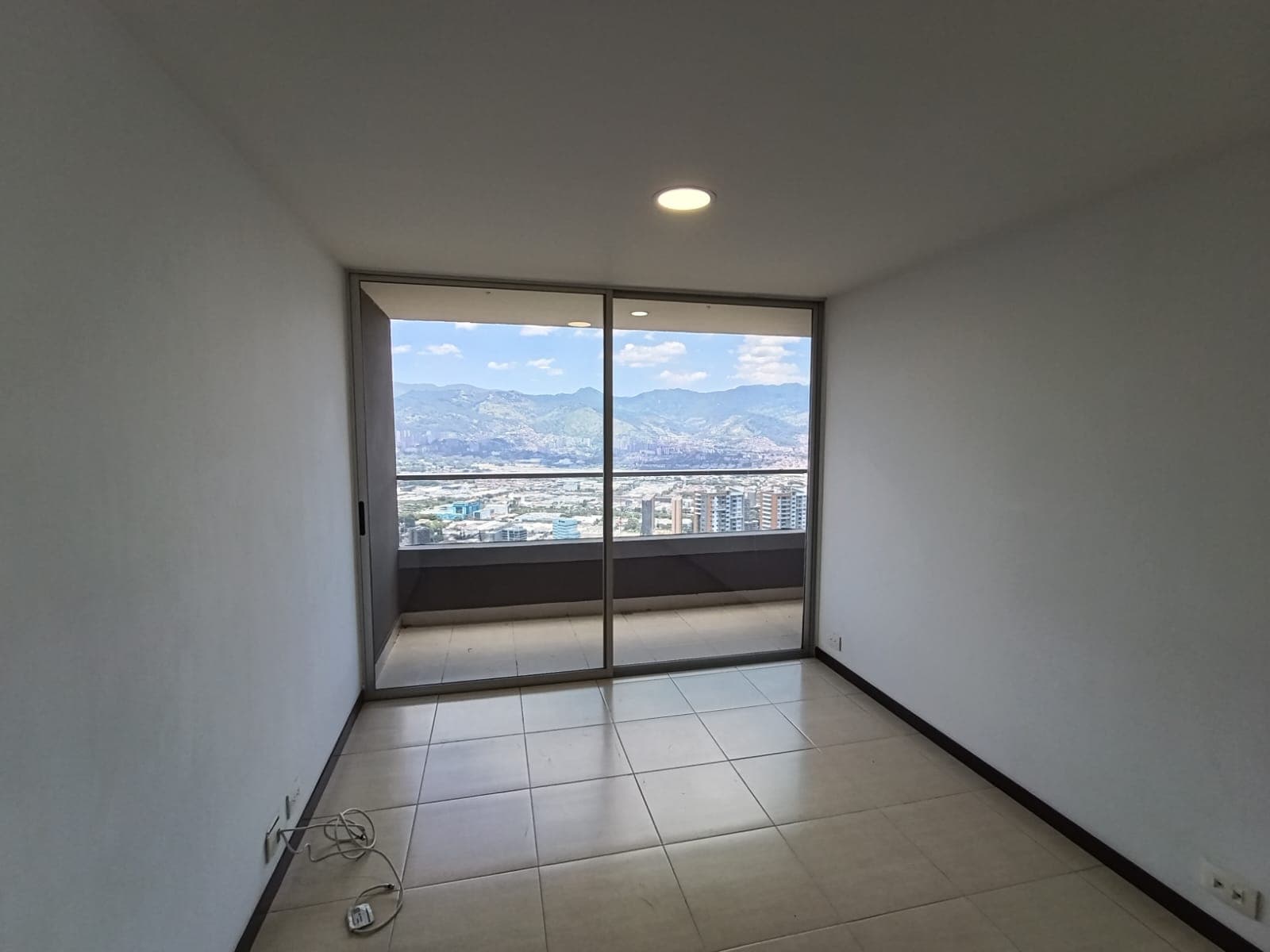 Apartaestudio en arriendo en Las Palmas Medellín, Centro — foto 3 de 14