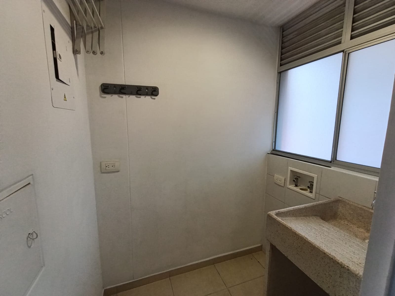 Apartaestudio en arriendo en Las Palmas Medellín, Centro — foto 4 de 14