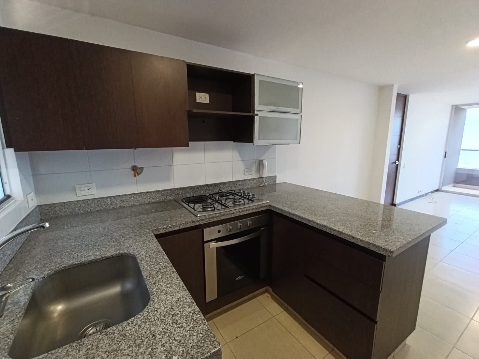 Apartaestudio en arriendo en Las Palmas Medellín, Centro — foto 5 de 14