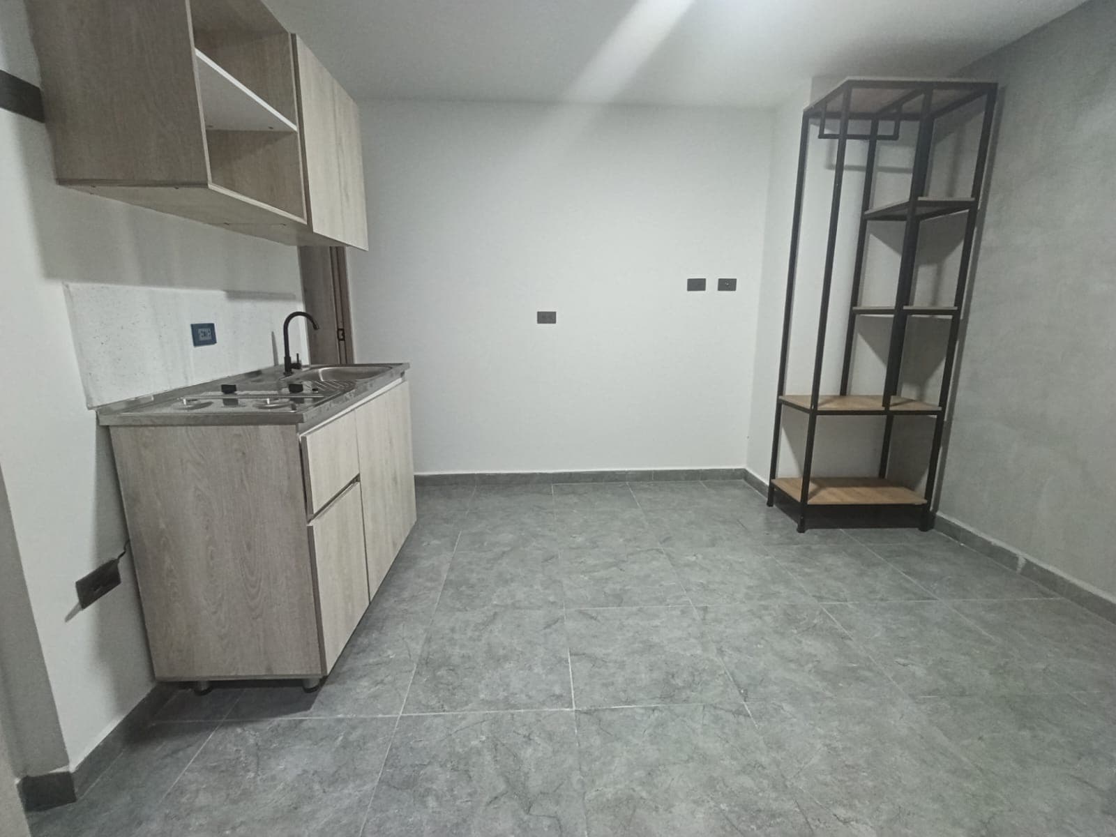Apartaestudio en arriendo en El Dorado Envigado — foto 1 de 11