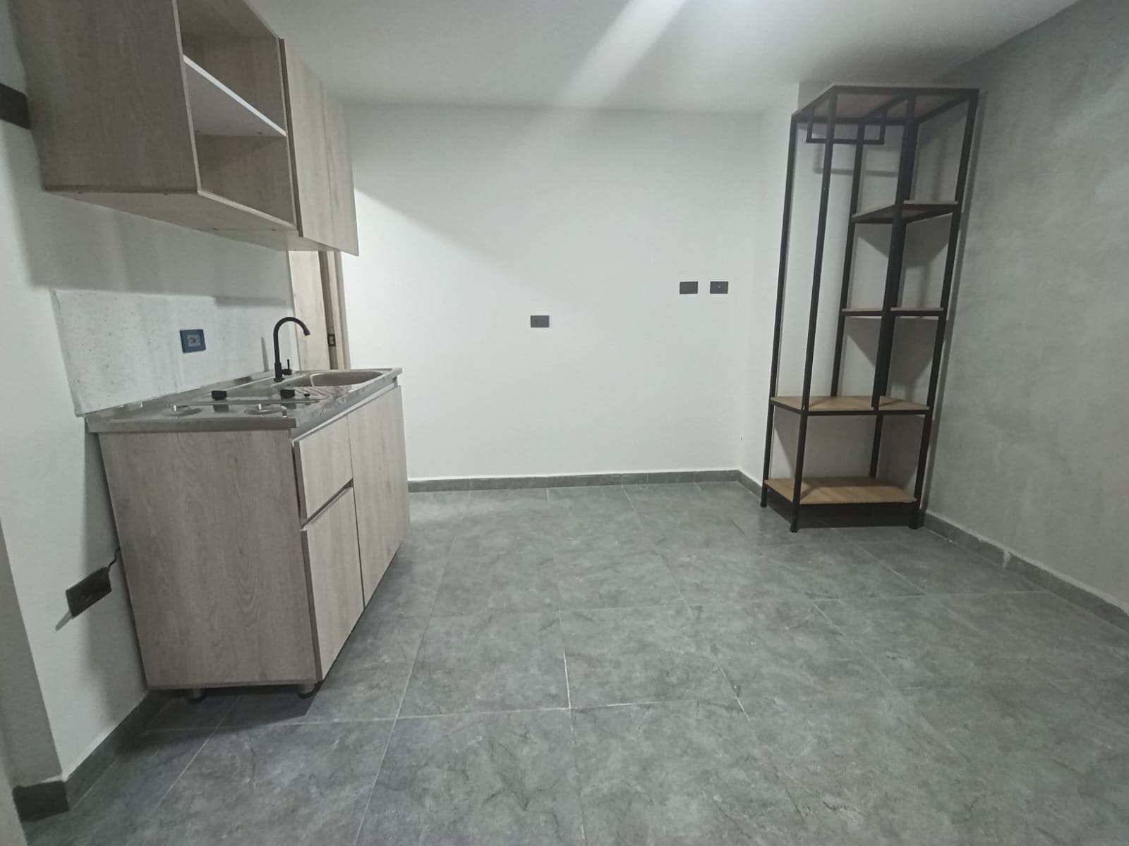 Apartaestudio en arriendo en El Dorado Envigado — foto 1 de 11