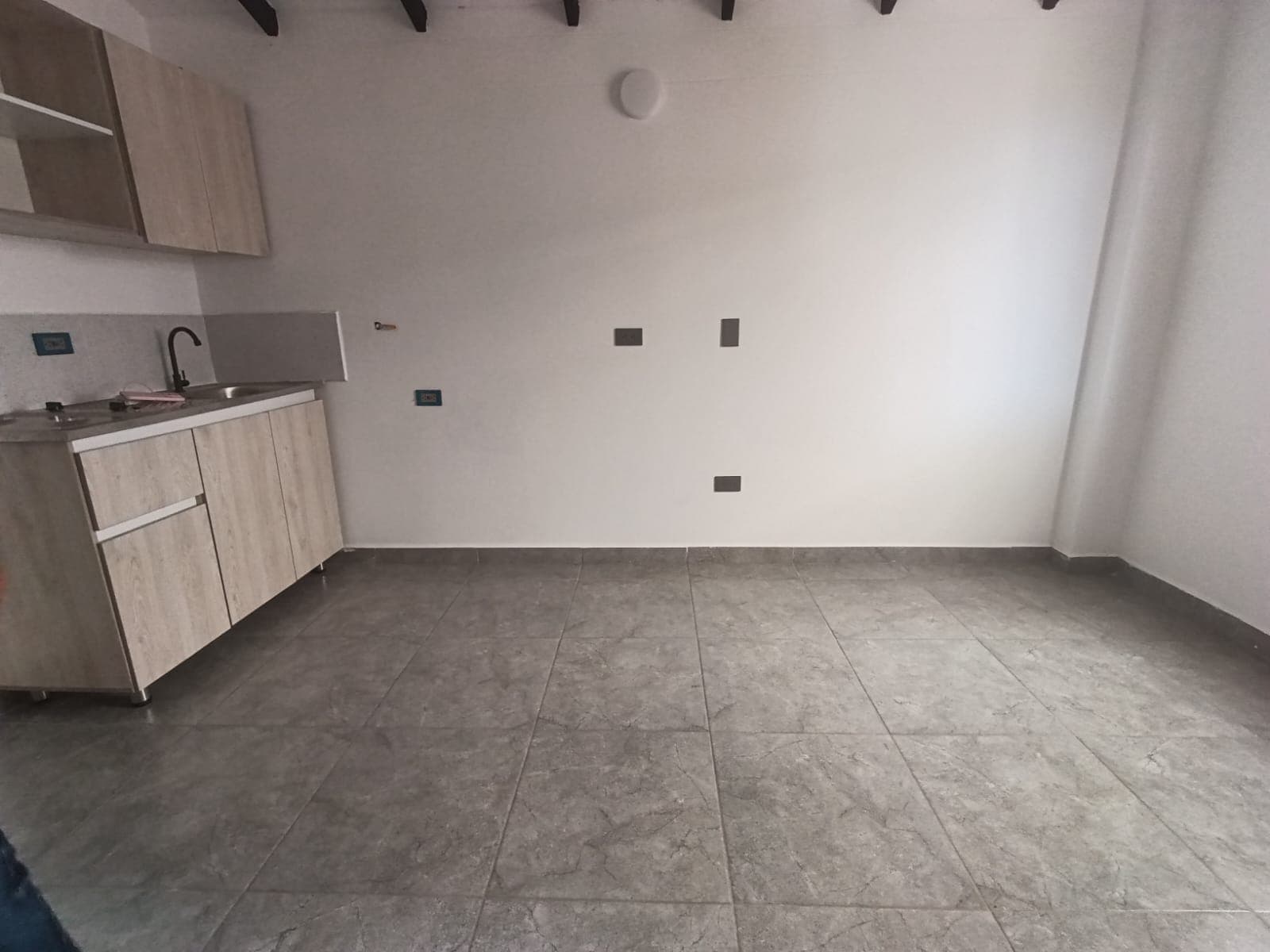 Apartaestudio en arriendo en El Dorado Envigado — foto 3 de 12