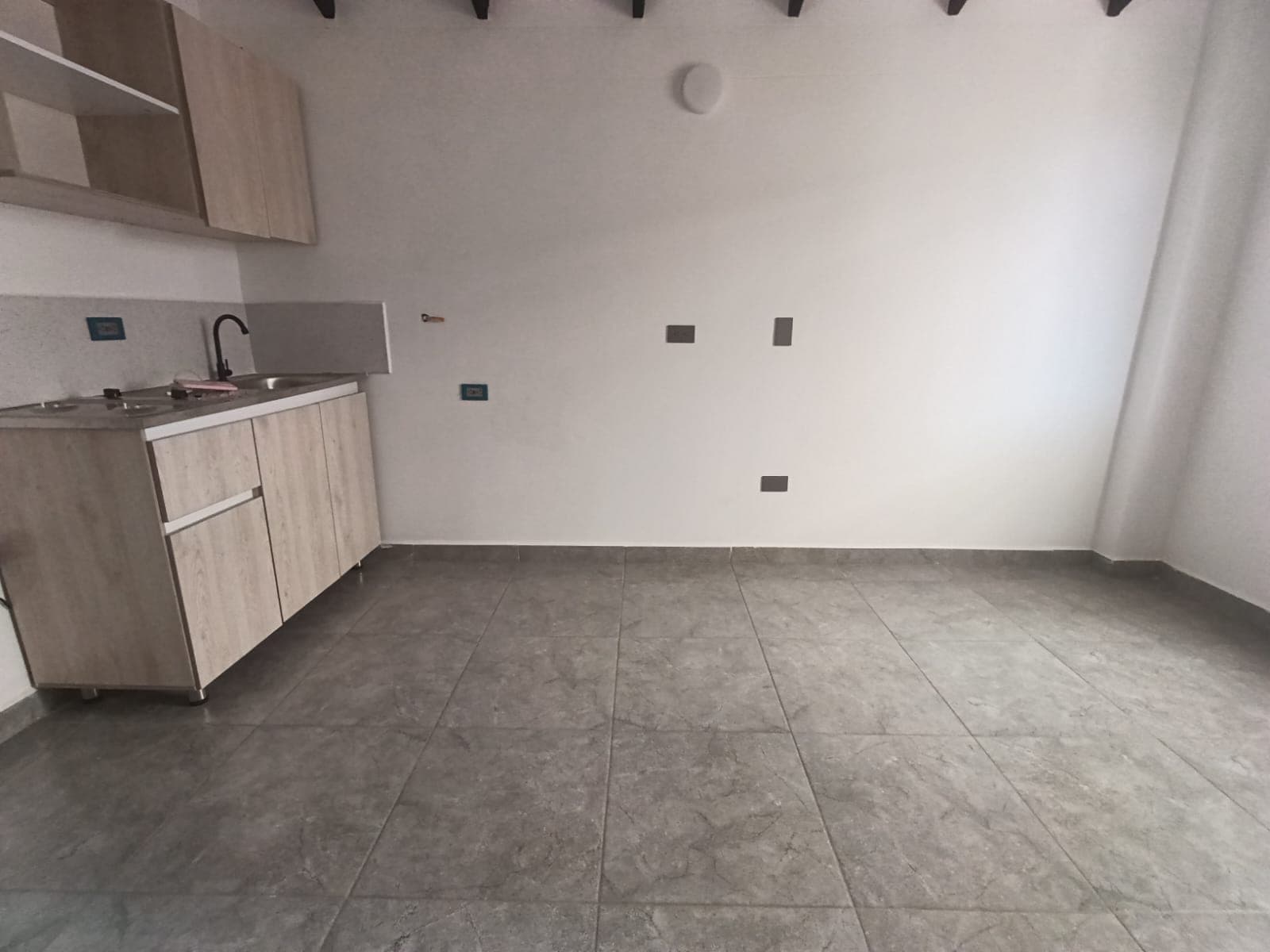 Apartaestudio en arriendo en El Dorado Envigado — foto 4 de 12