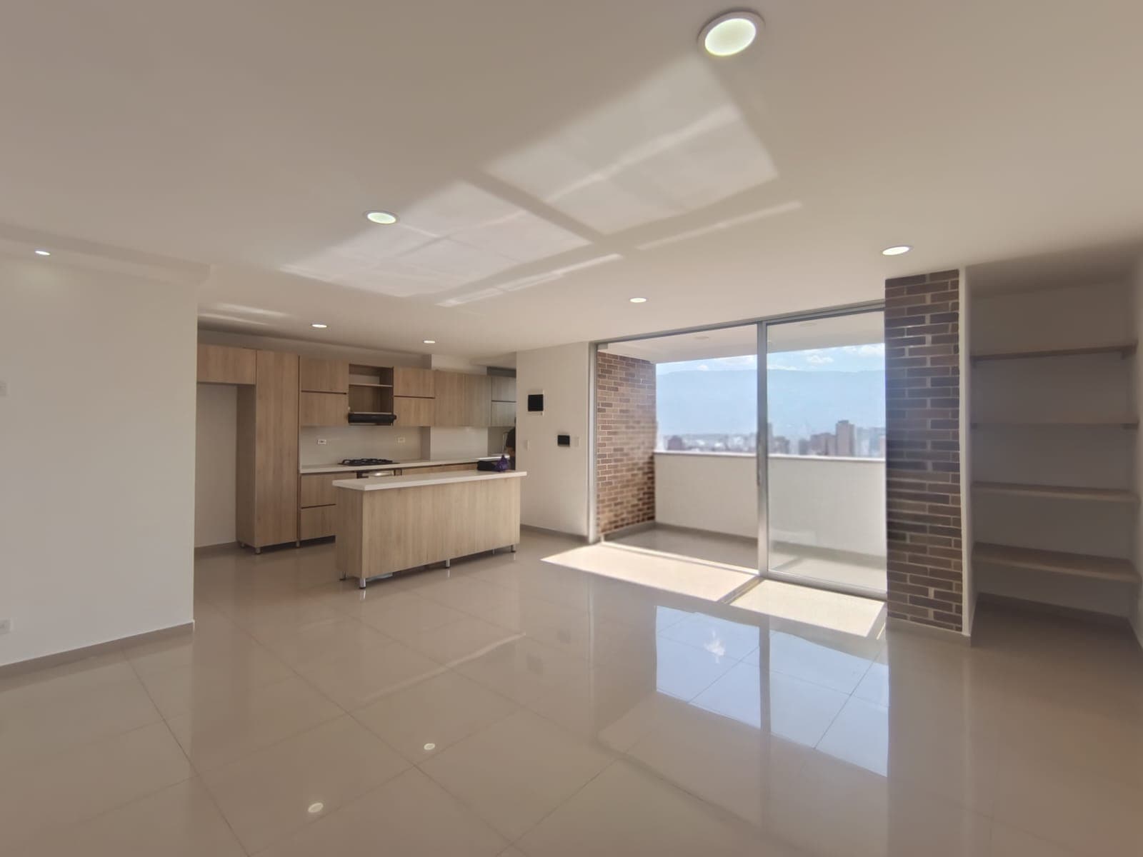 Apartamento en arriendo en La Castellana, Laureles, Medellín — foto 1 de 20