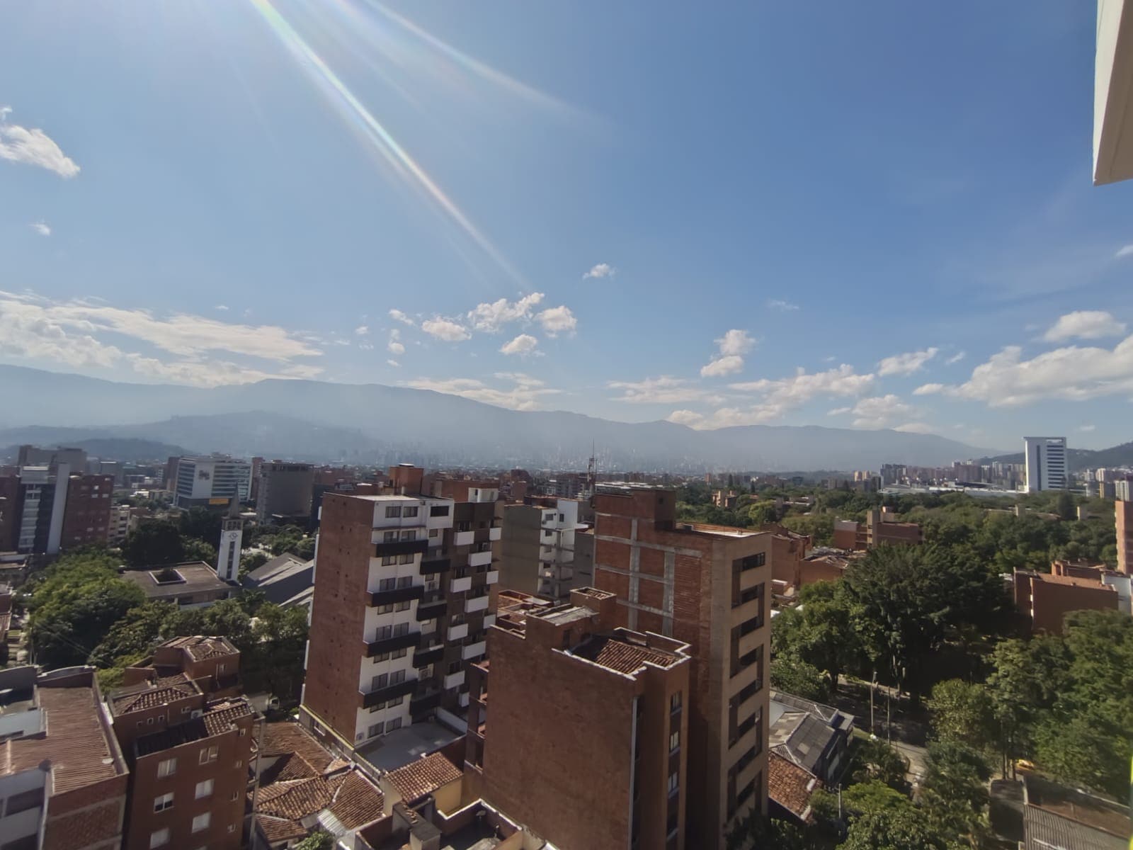 Apartamento en arriendo en La Castellana, Laureles, Medellín — foto 3 de 20