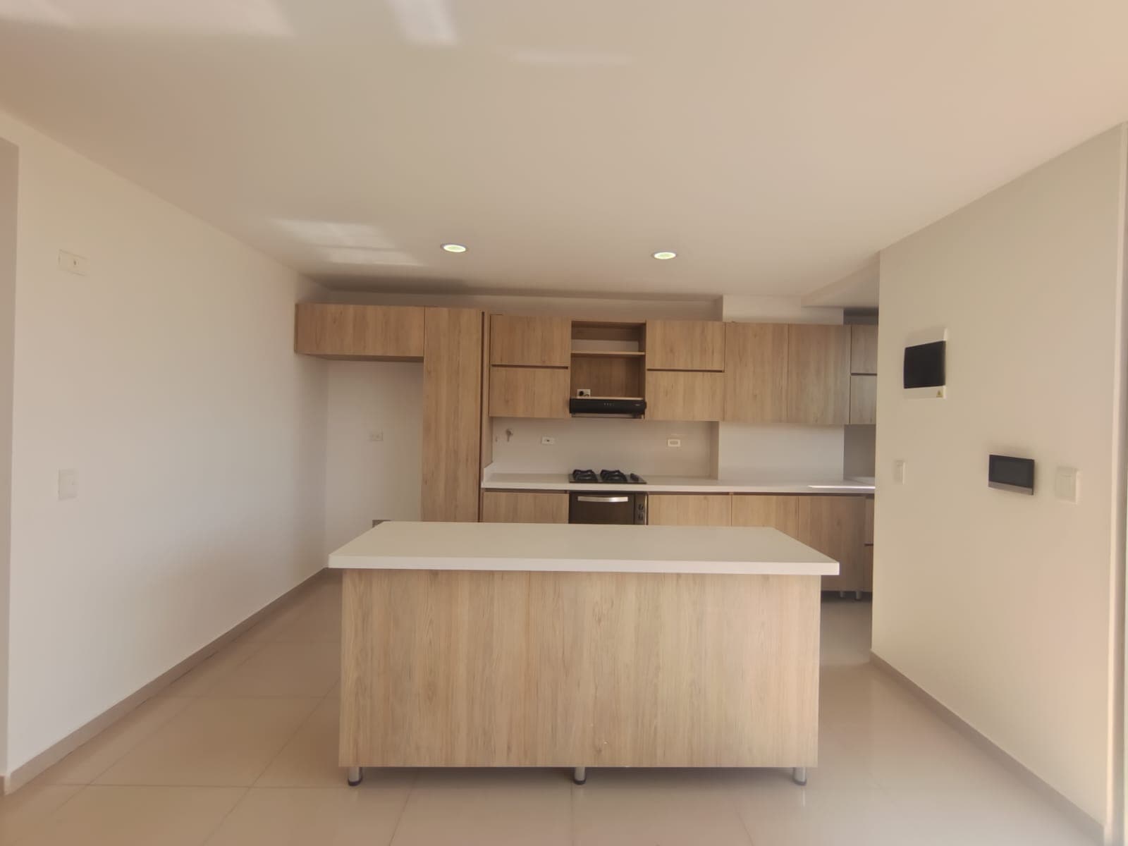 Apartamento en arriendo en La Castellana, Laureles, Medellín — foto 4 de 20