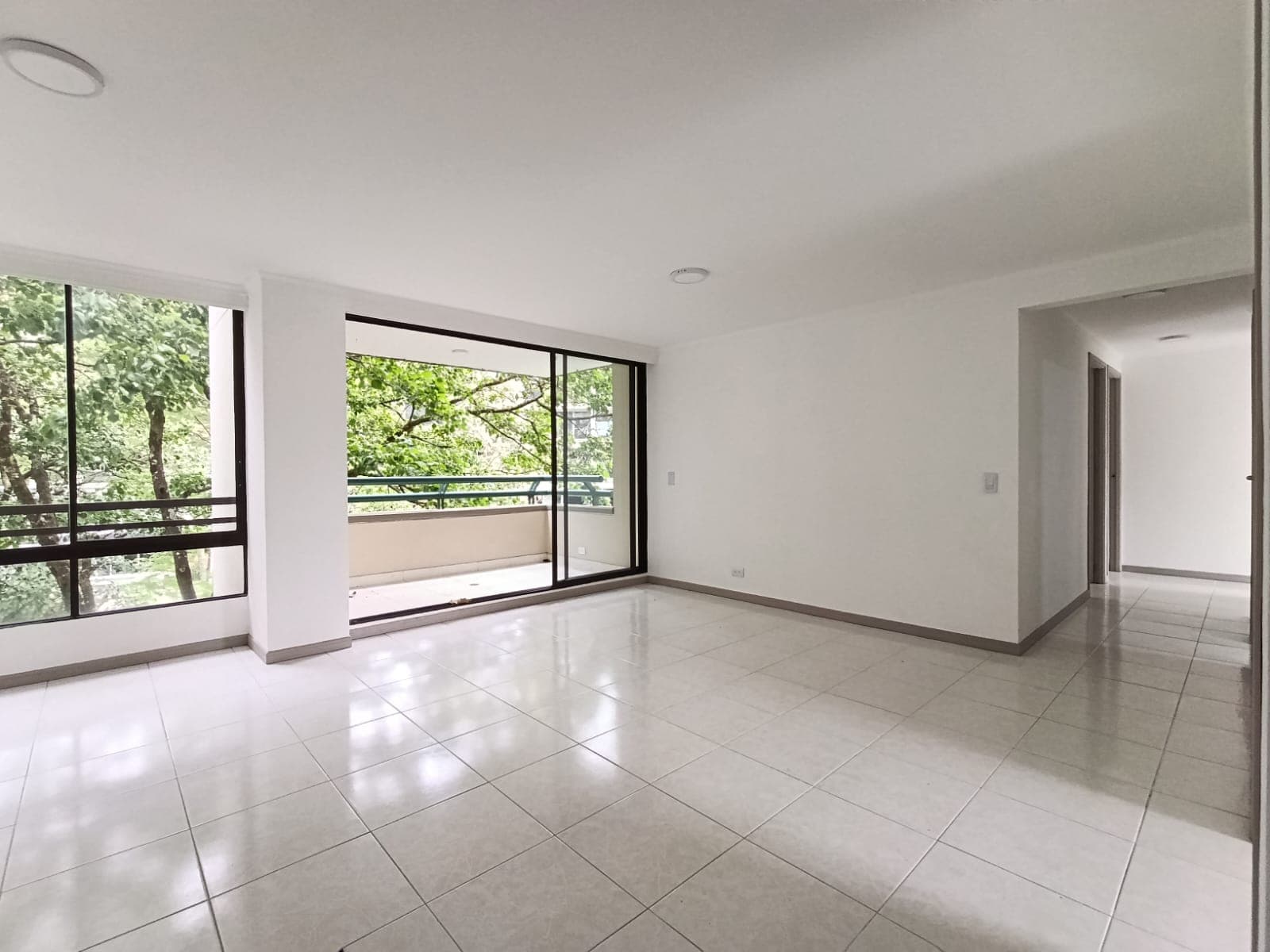 Apartamento en arriendo en Las Lomas, El Poblado, Medellín — foto 1 de 18