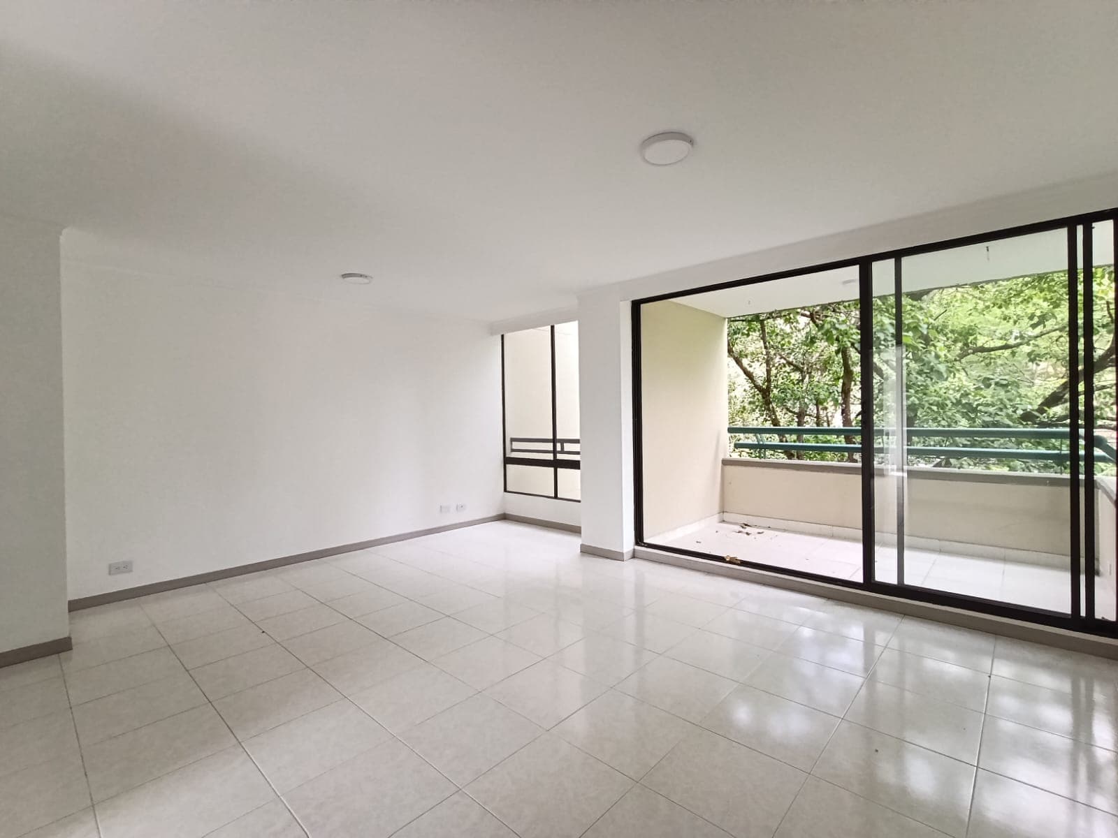 Apartamento en arriendo en Las Lomas, El Poblado, Medellín — foto 2 de 18