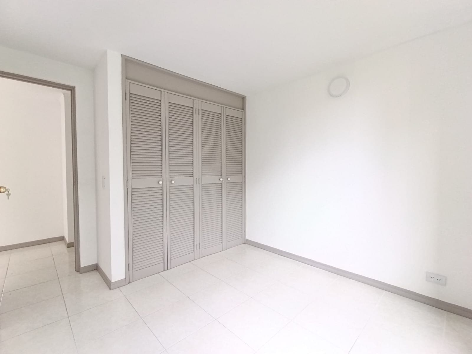 Apartamento en arriendo en Las Lomas, El Poblado, Medellín — foto 4 de 18