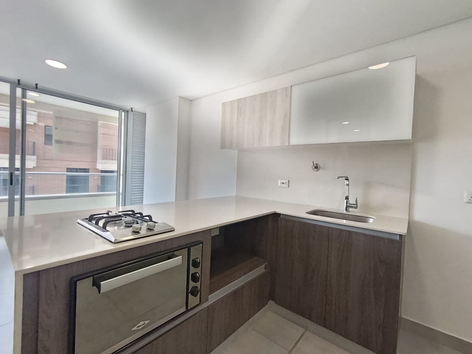 Apartamento en arriendo en Ciudad del Rio, El Poblado, Medellín — foto 2 de 14