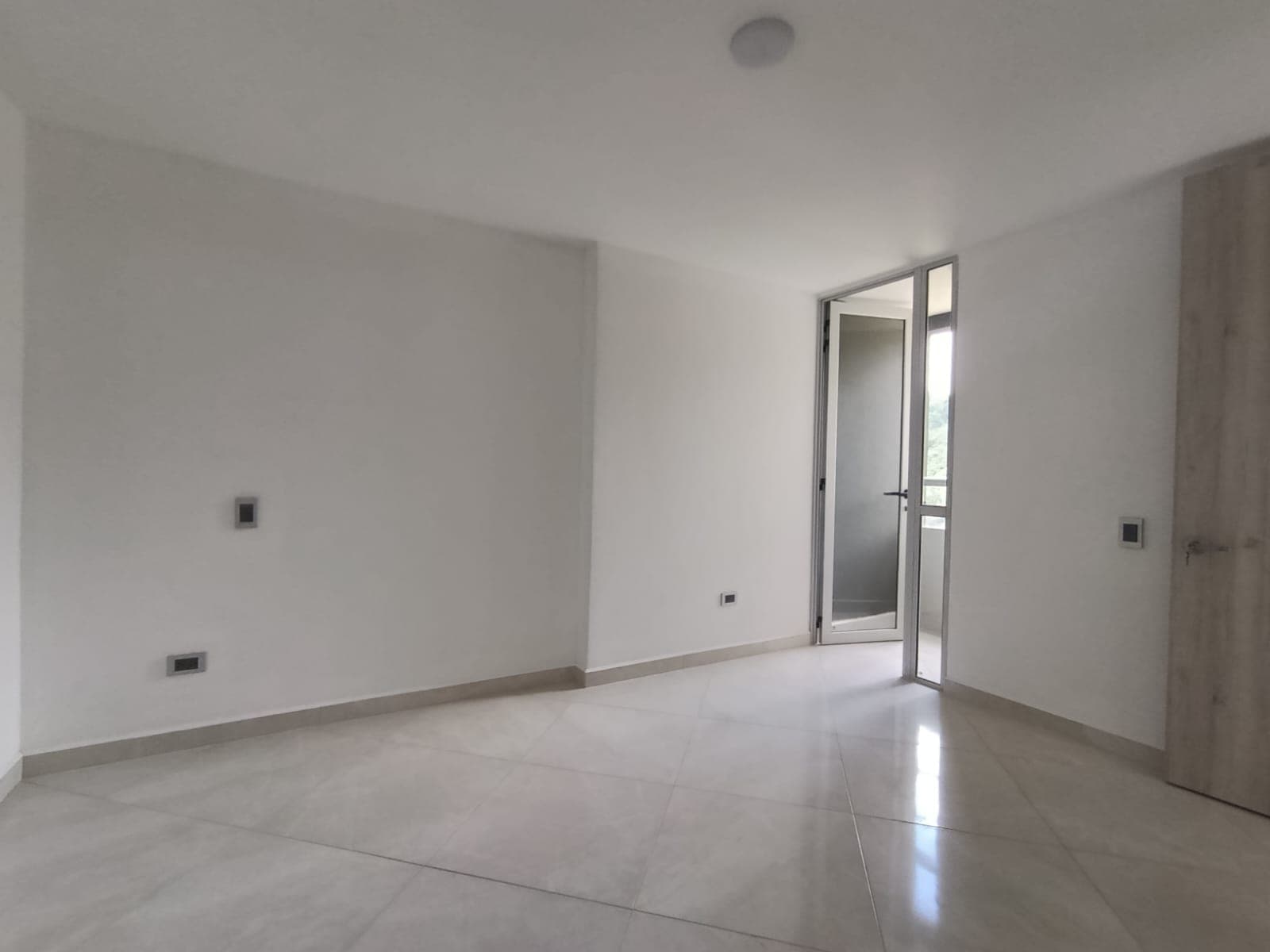 Apartamento en arriendo en Holanda, Sabaneta — foto 2 de 17