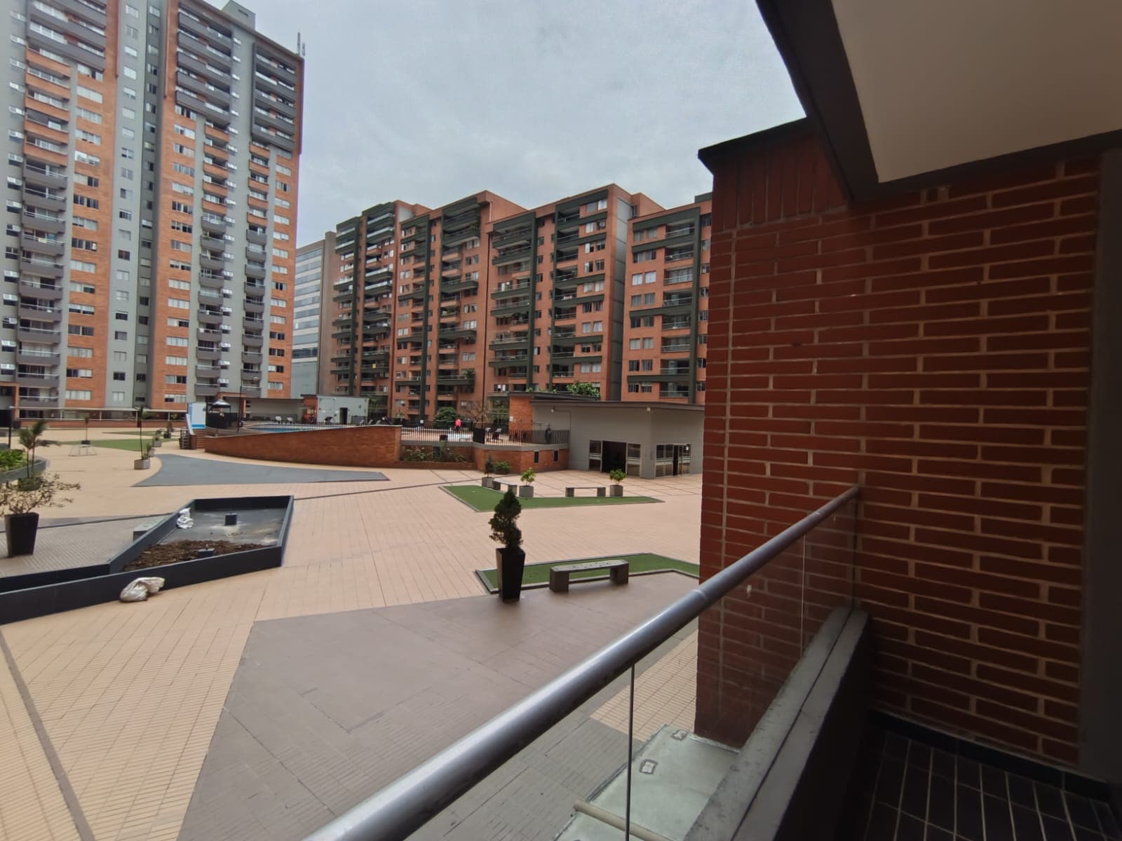 Apartamento en arriendo en Ciudad del Rio, El Poblado, Medellín — foto 1 de 20