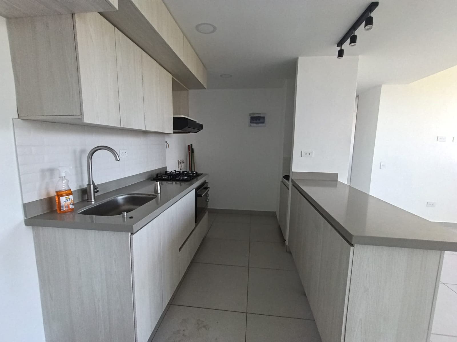 Apartamento en arriendo en Sector El Tranvía, Rionegro — foto 2 de 12