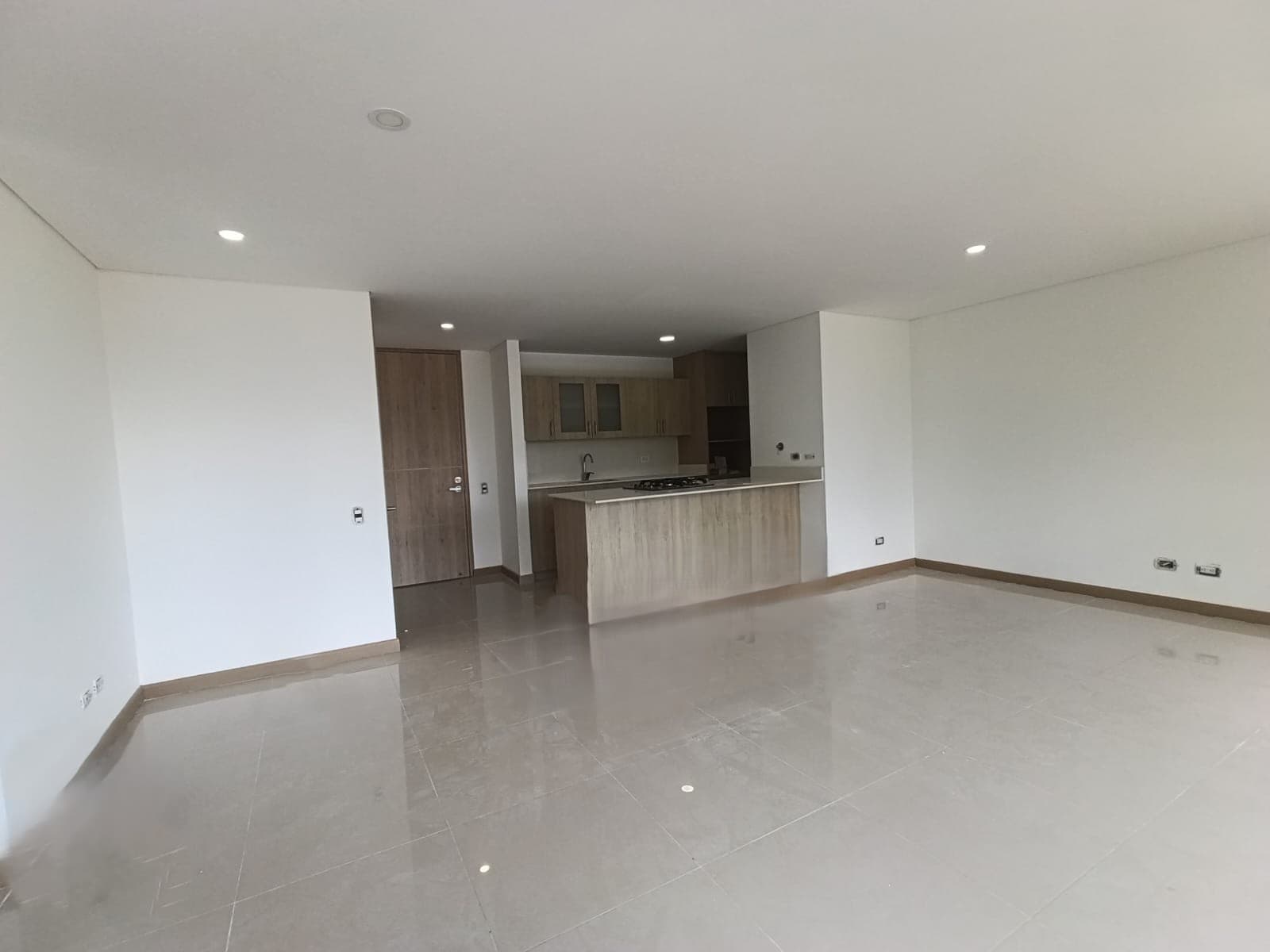 Apartamento en arriendo en Loma del Esmeraldal, Envigado — foto 3 de 17