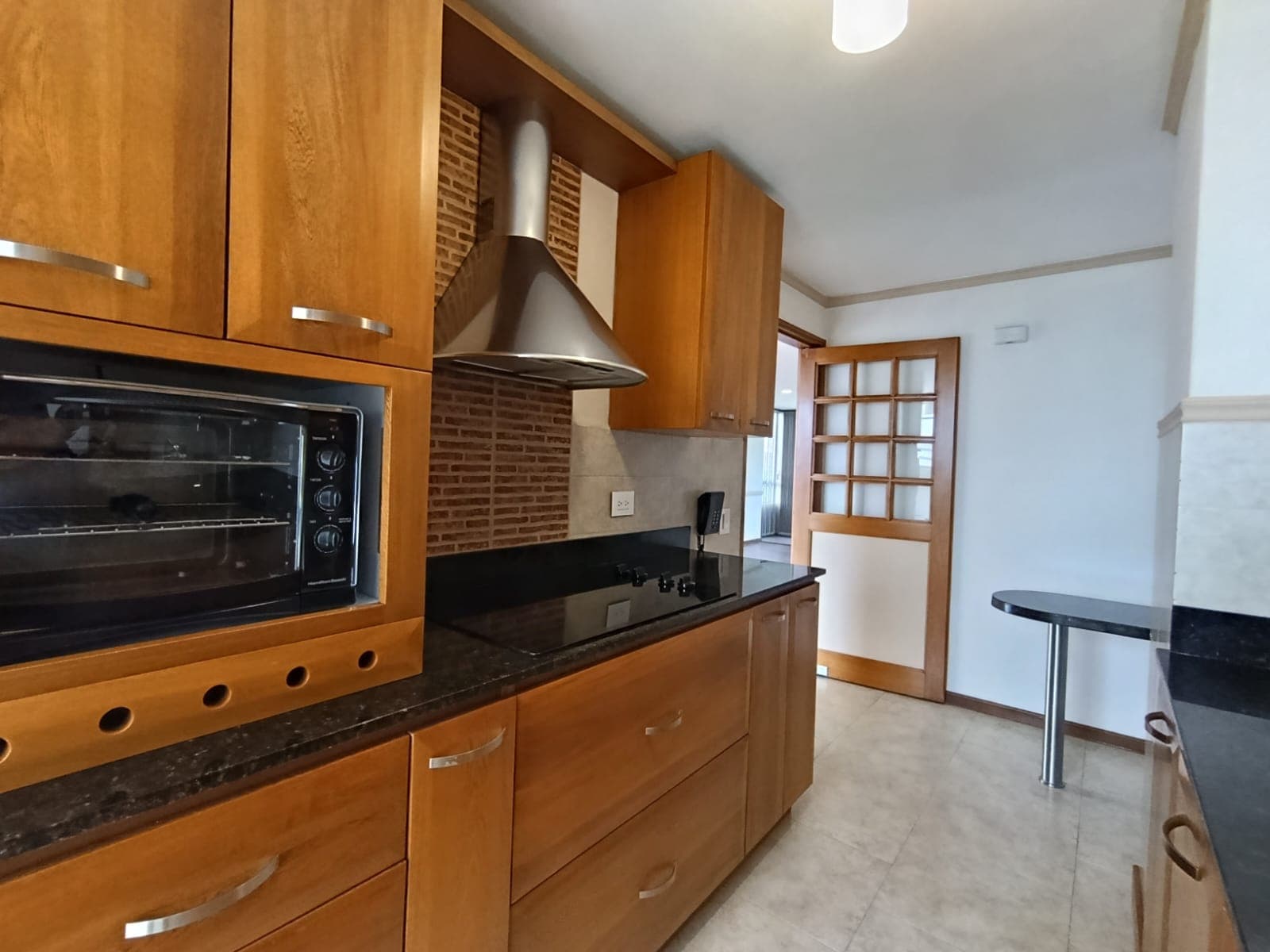 Apartamento en arriendo en La Visitacion Los Gonzalez, El Poblado, Medellín — foto 4 de 17