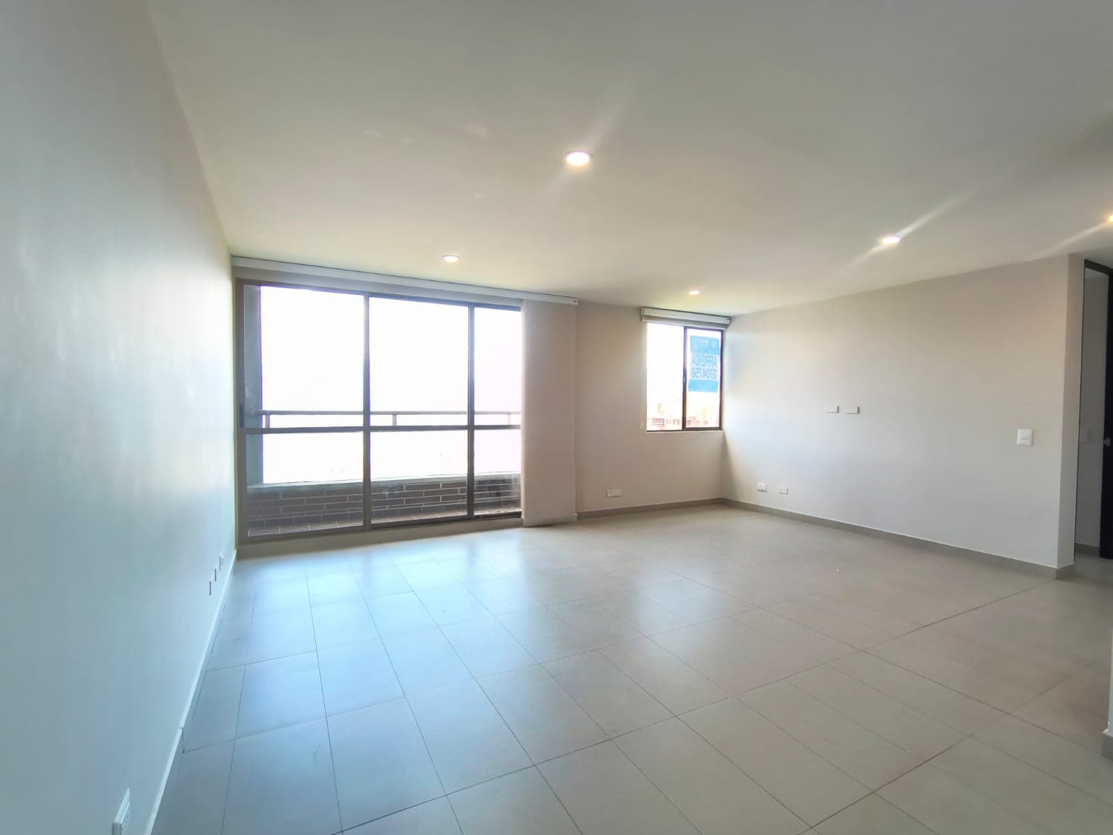 Apartamento en arriendo en Los Balsos, El Poblado, Medellín — foto 3 de 12