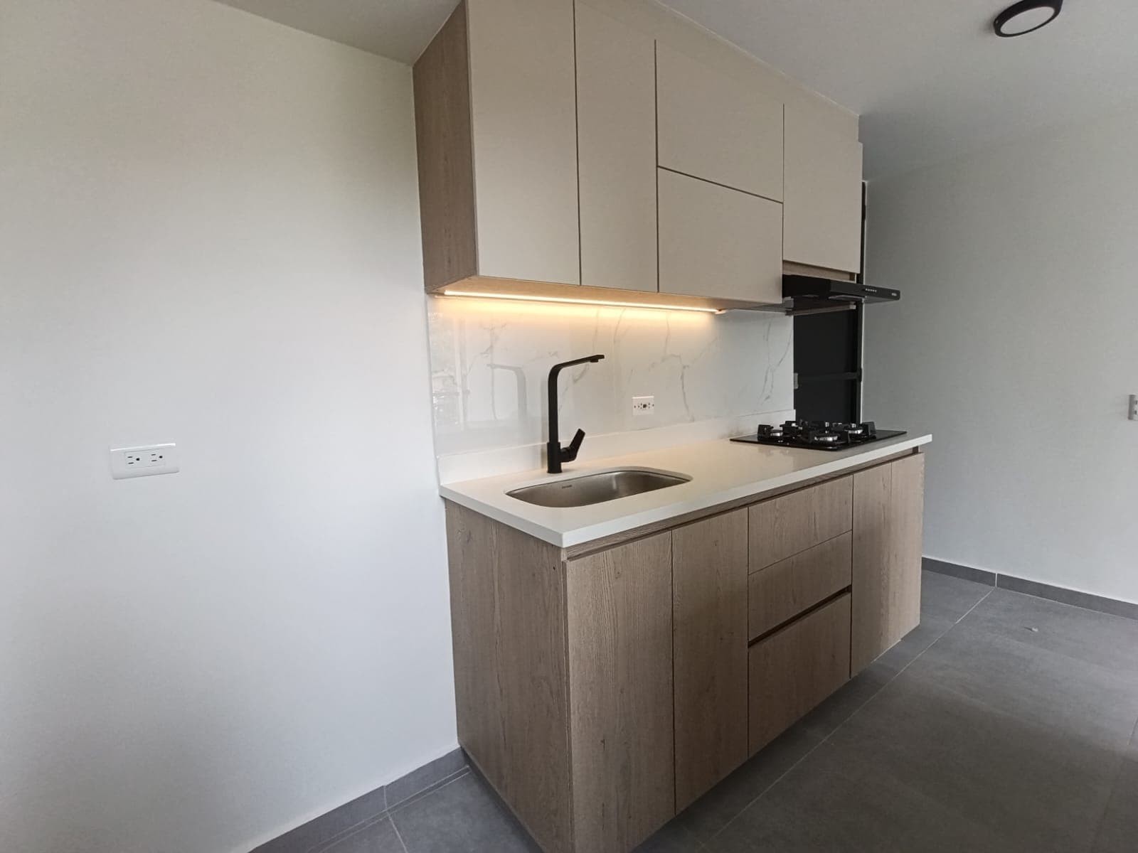 Apartamento en arriendo en Maria Auxiliadora, Sabaneta — foto 2 de 20