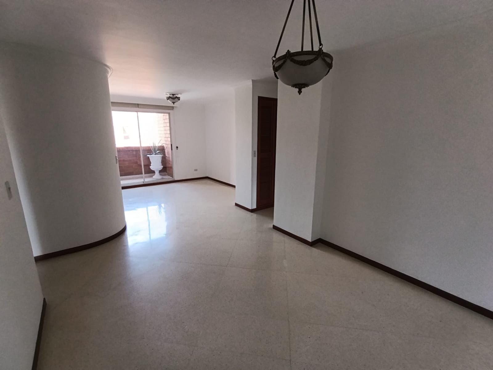 Apartamento en arriendo en Laureles Medellín — foto 1 de 14