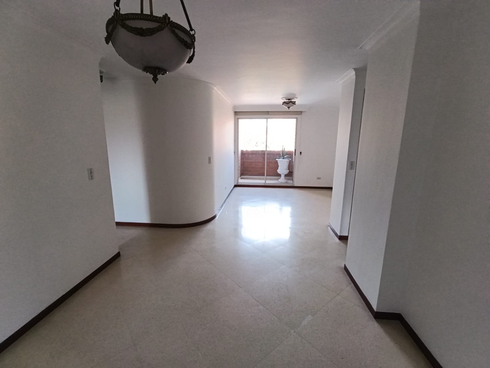 Apartamento en arriendo en Laureles Medellín — foto 2 de 14