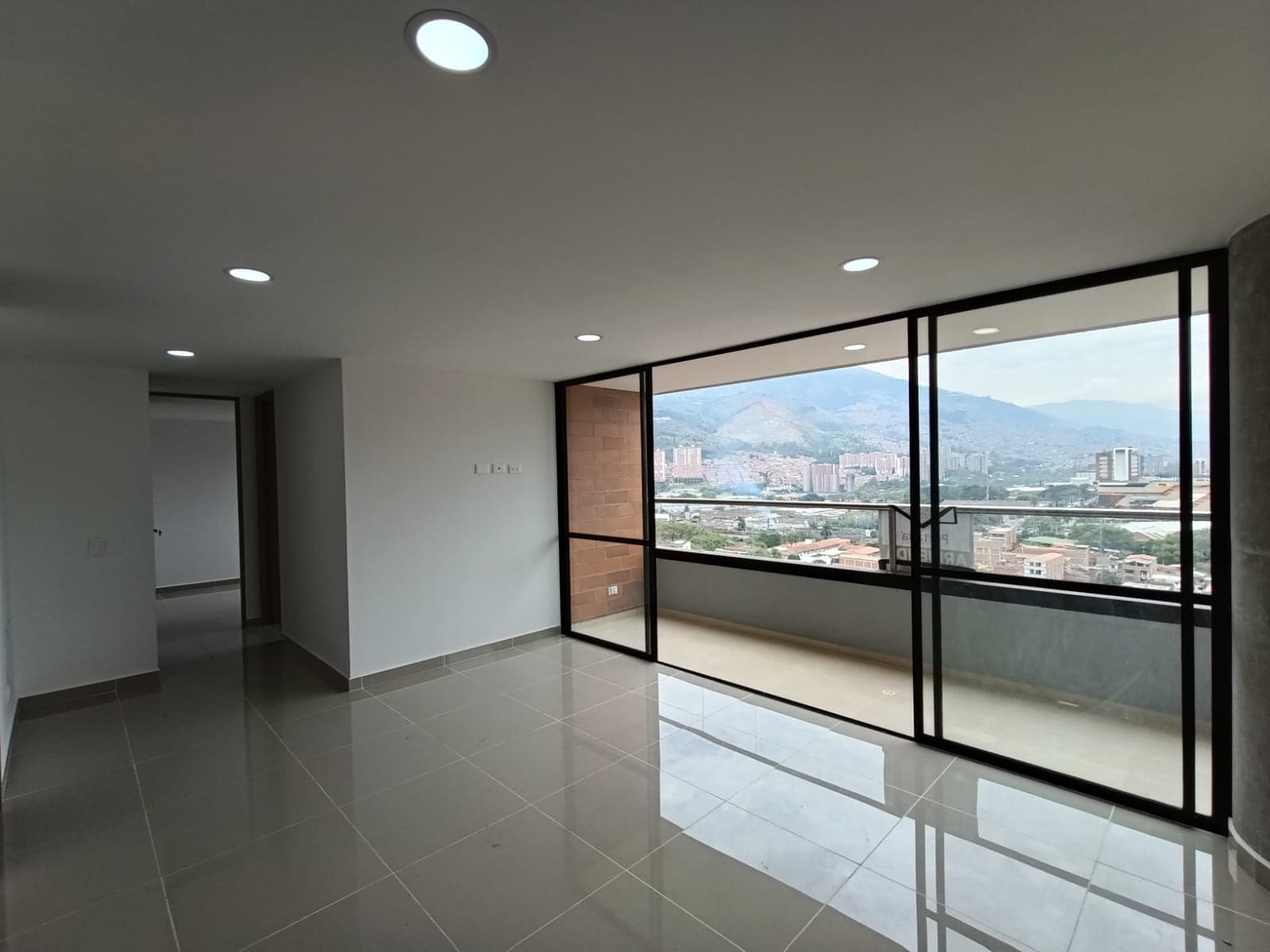 Apartamento en arriendo en Manchester, Bello — foto 1 de 14