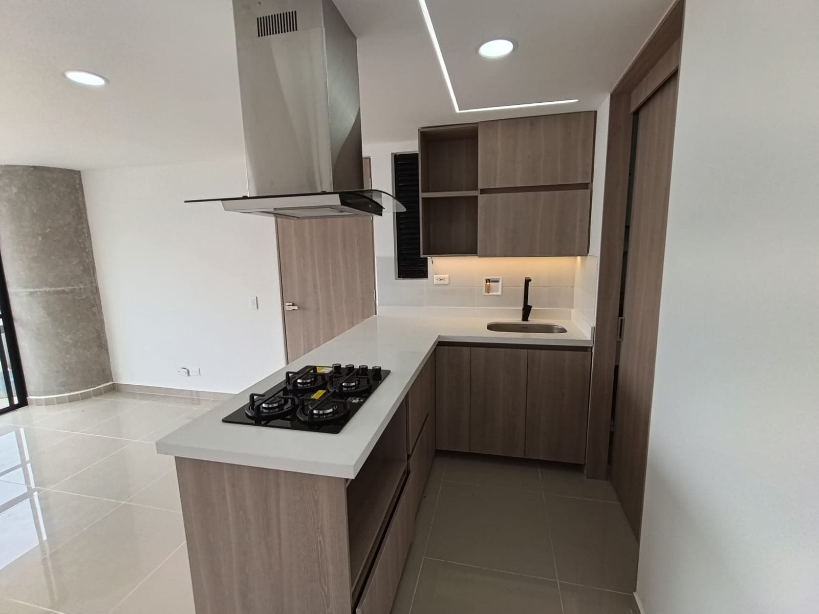 Apartamento en arriendo en Manchester, Bello — foto 3 de 14