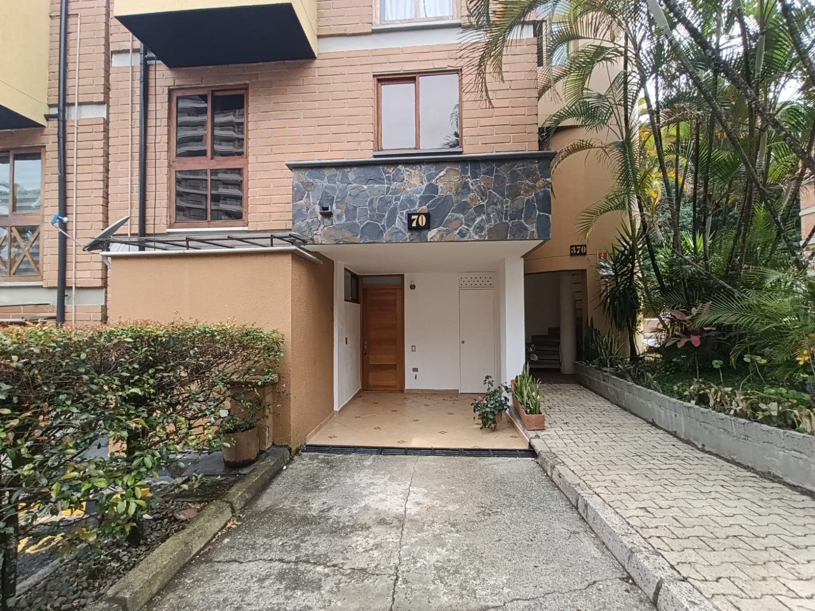 Casa Vivienda en arriendo en Loma del Escobero Envigado — foto 1 de 20