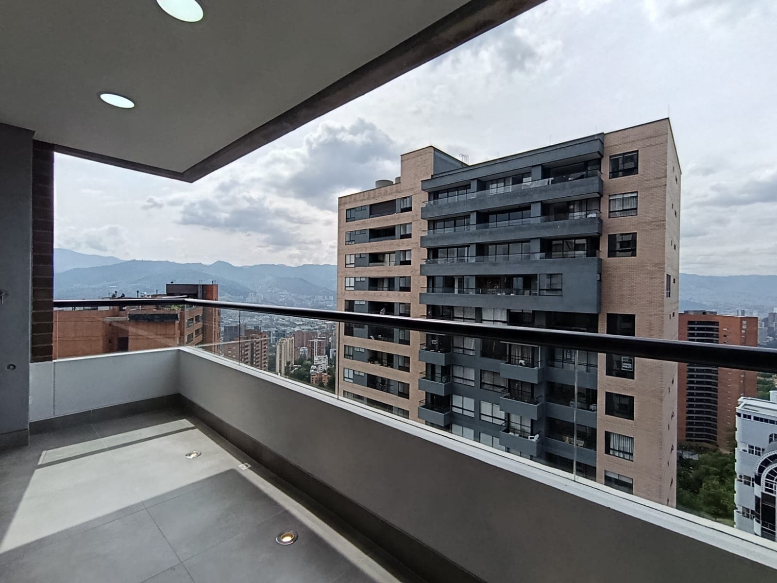 Apartaestudio en arriendo en Medellín — foto 2 de 12