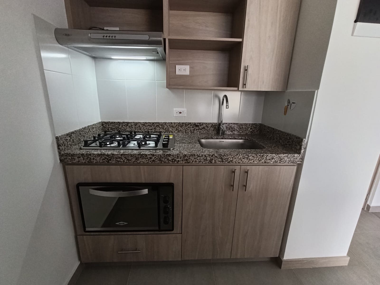 Apartamento en arriendo en Calasanz Parte Alta, La America, Medellín — foto 1 de 20