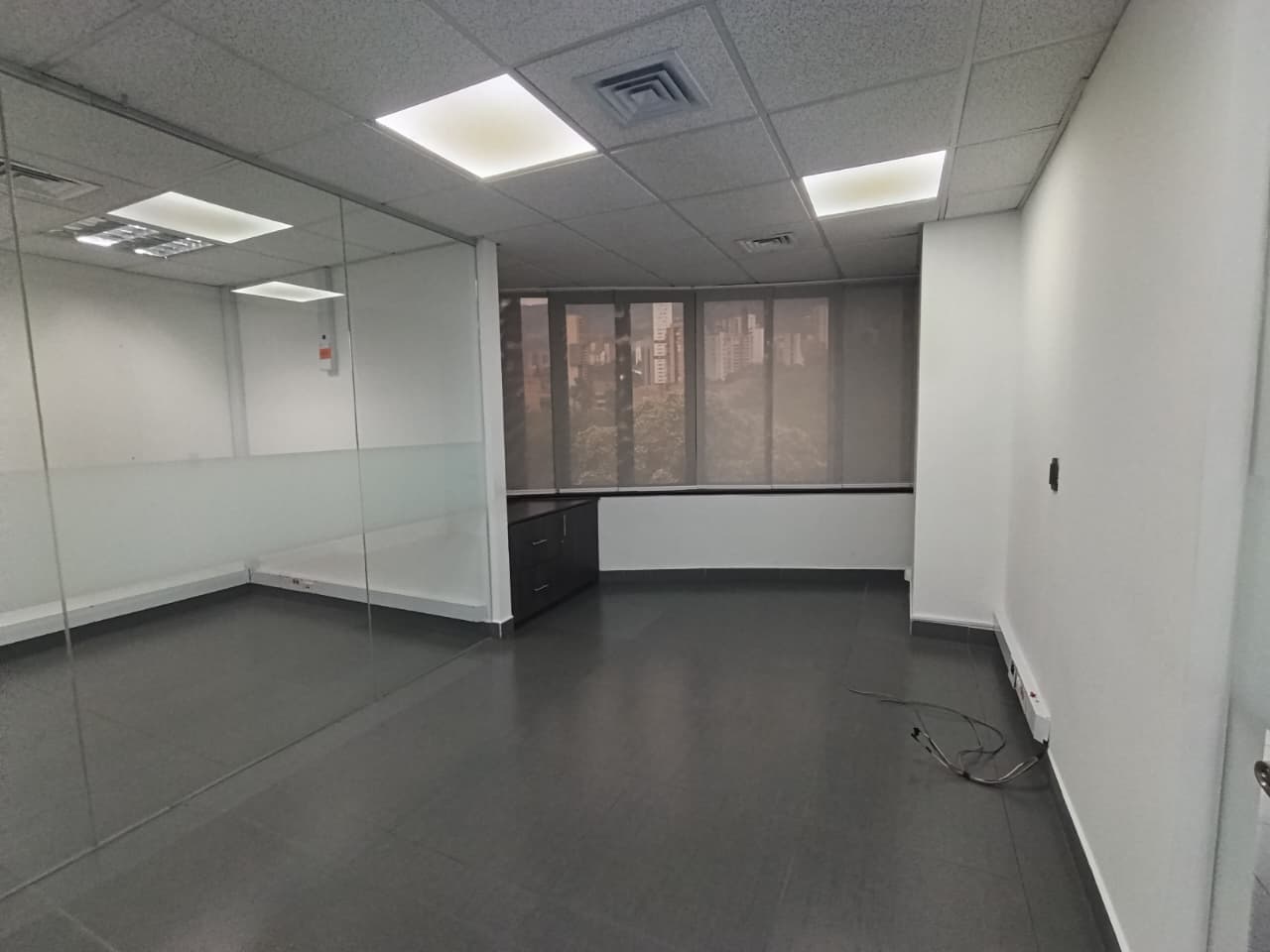 Oficina en arriendo en Santa María de los Ángeles, El Poblado, Medellín — foto 5 de 17