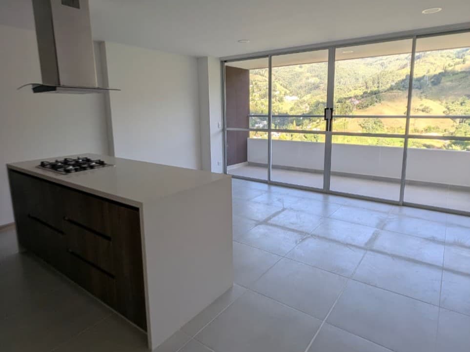 Apartamento en arriendo en Loma San José Sabaneta — foto 2 de 10