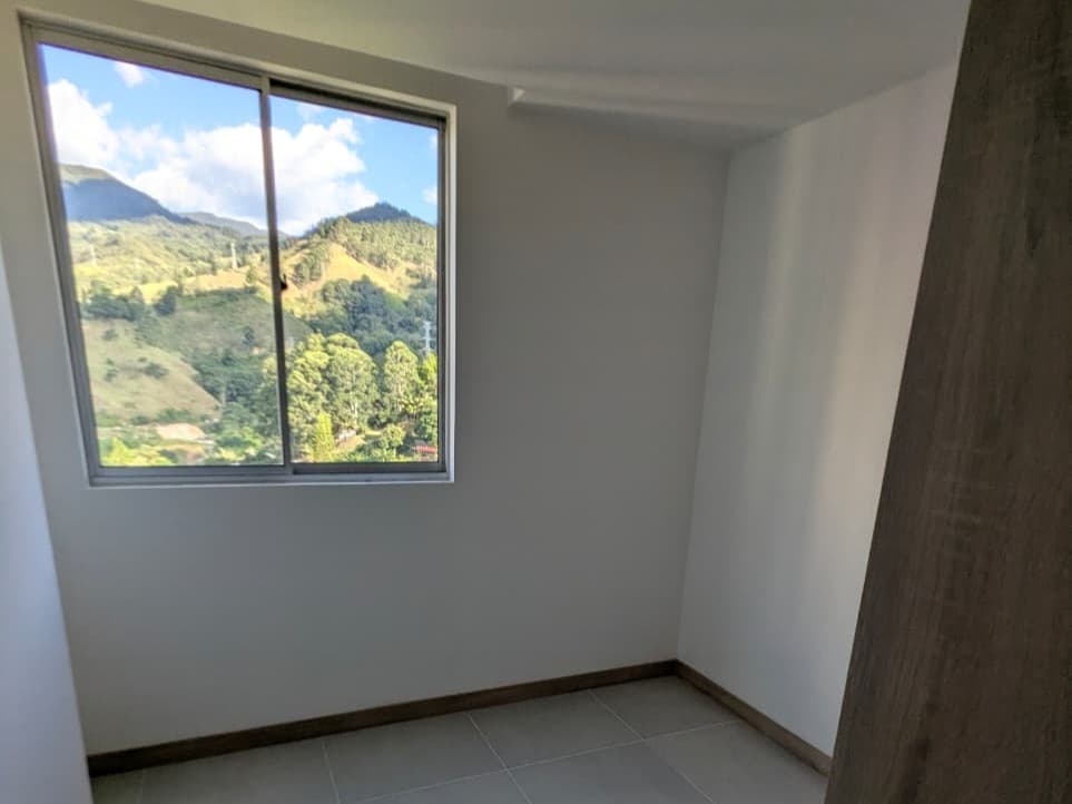 Apartamento en arriendo en Loma San José Sabaneta — foto 5 de 10
