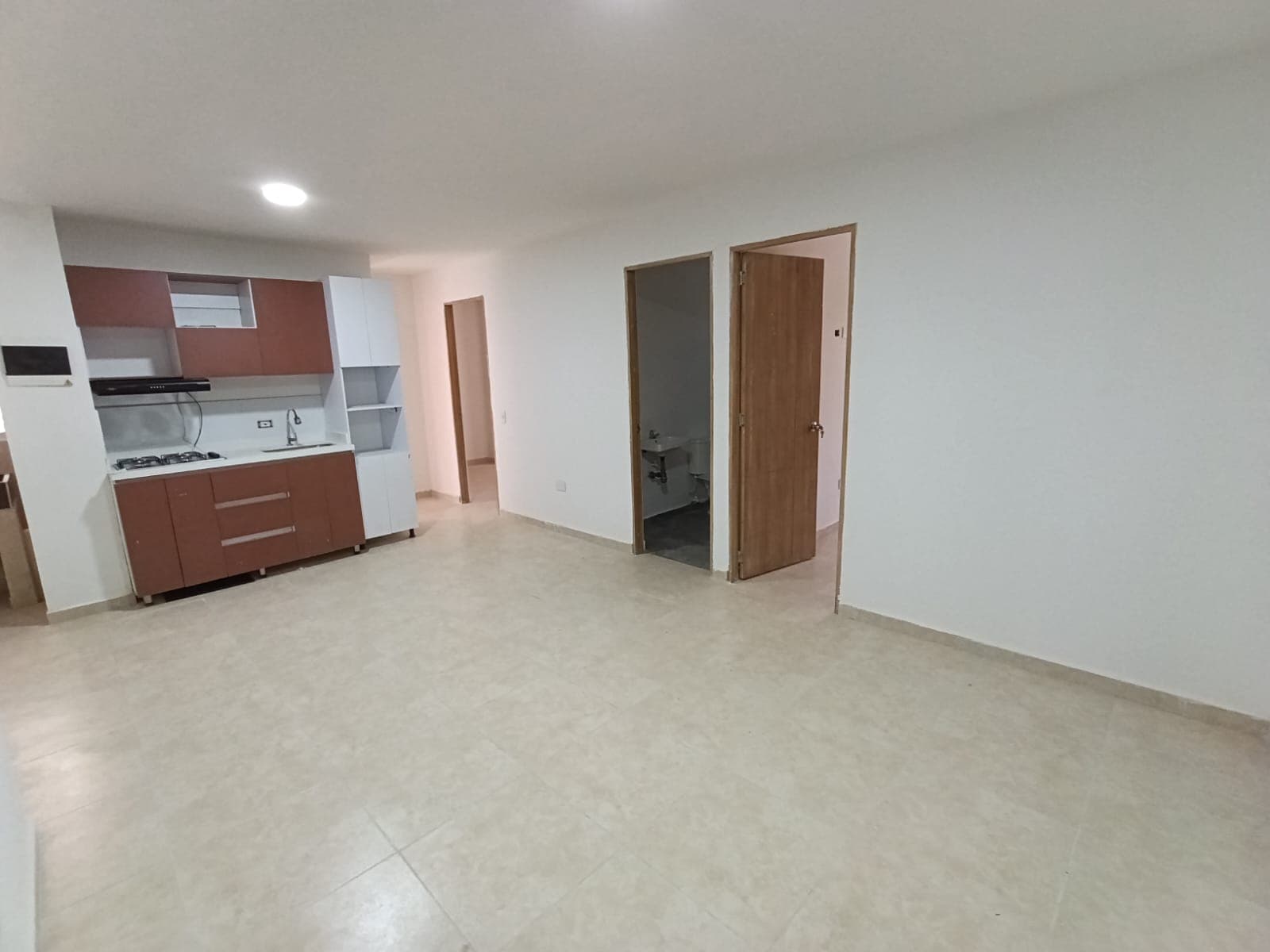 Apartamento en arriendo en Calasanz, La America, Medellín — foto 2 de 14