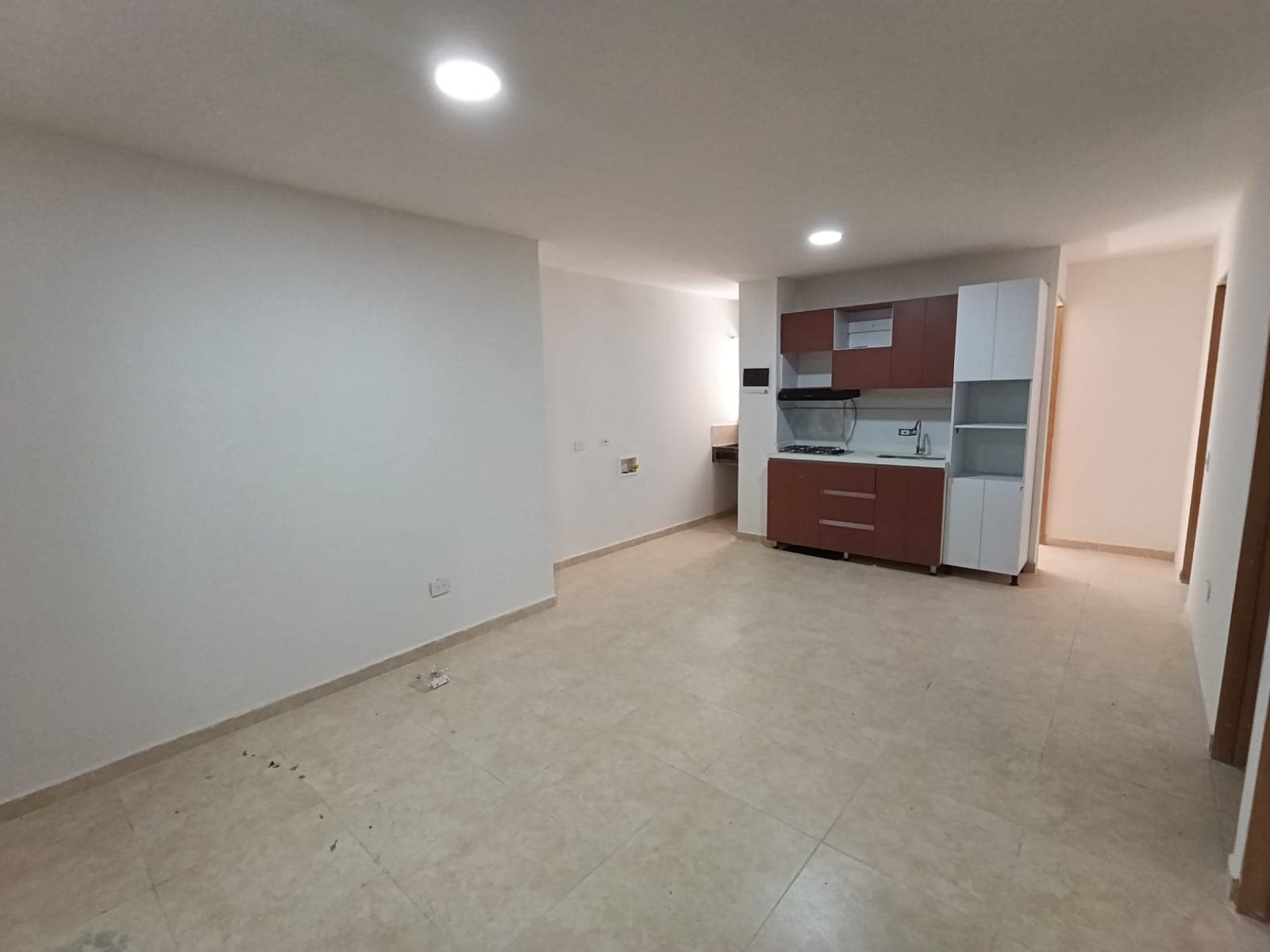 Apartamento en arriendo en Calasanz, La America, Medellín — foto 3 de 14