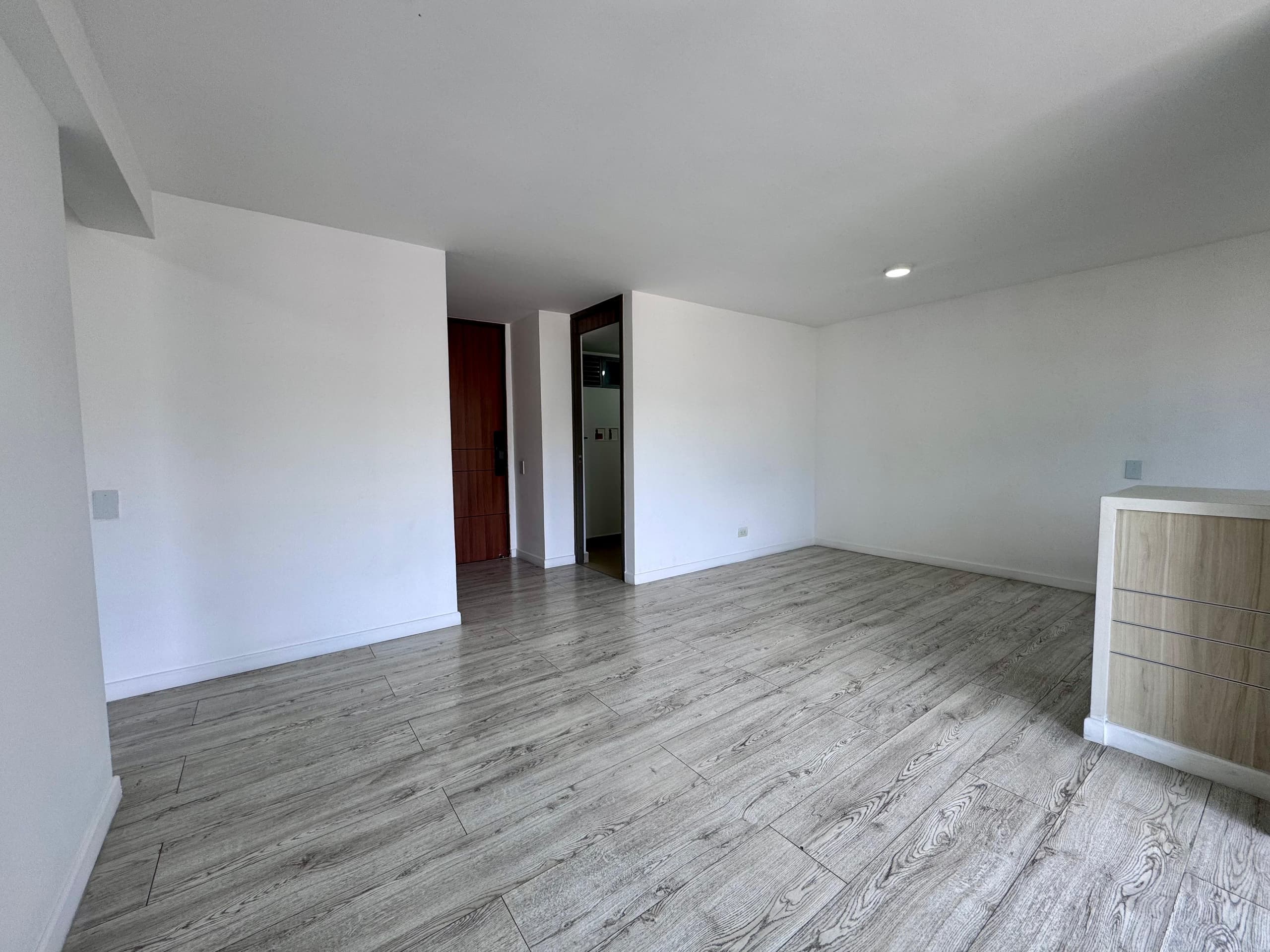 Apartamento en arriendo en Loma de las Brujas, Envigado — foto 2 de 14