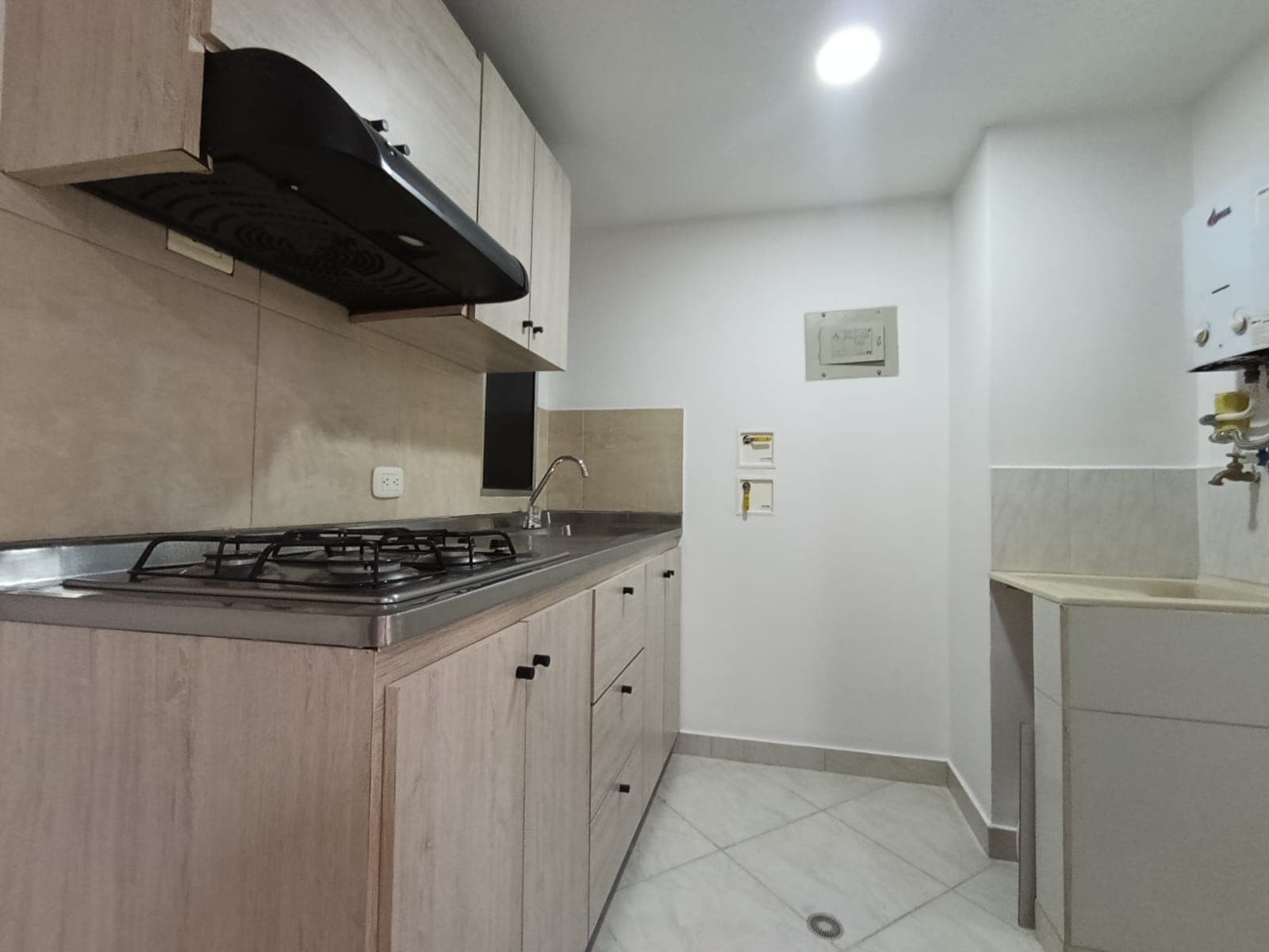 Apartaestudio en arriendo en Buenos Aires, Centro, Medellín — foto 4 de 14