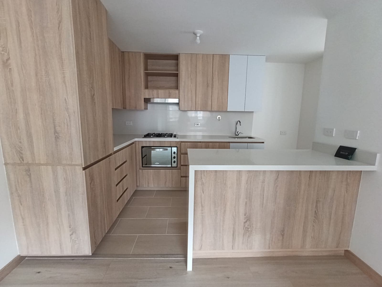 Apartamento en arriendo en Camino Verde, Envigado — foto 1 de 14