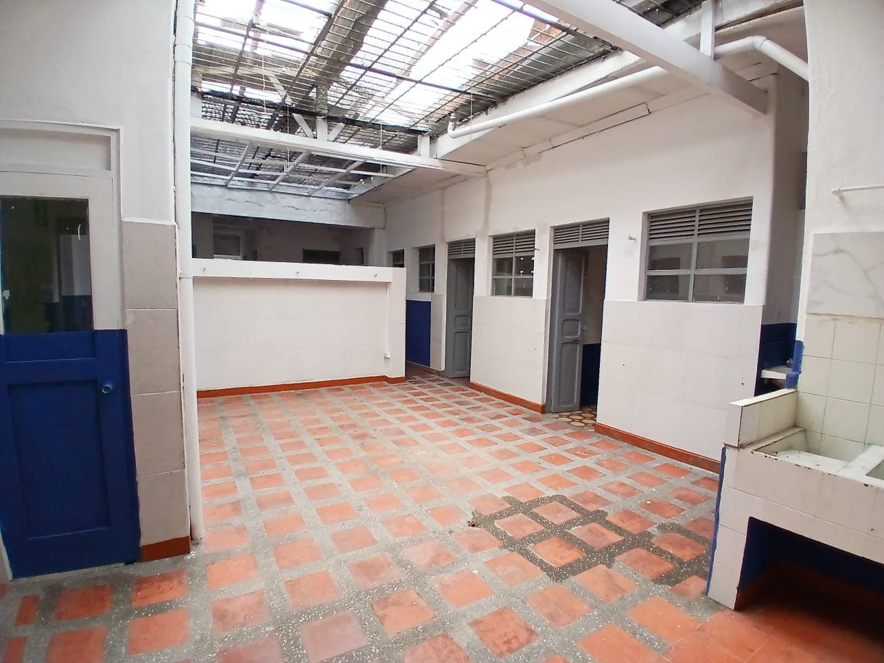 Casa Comercial en arriendo en Prado Medellín, Centro — foto 1 de 12
