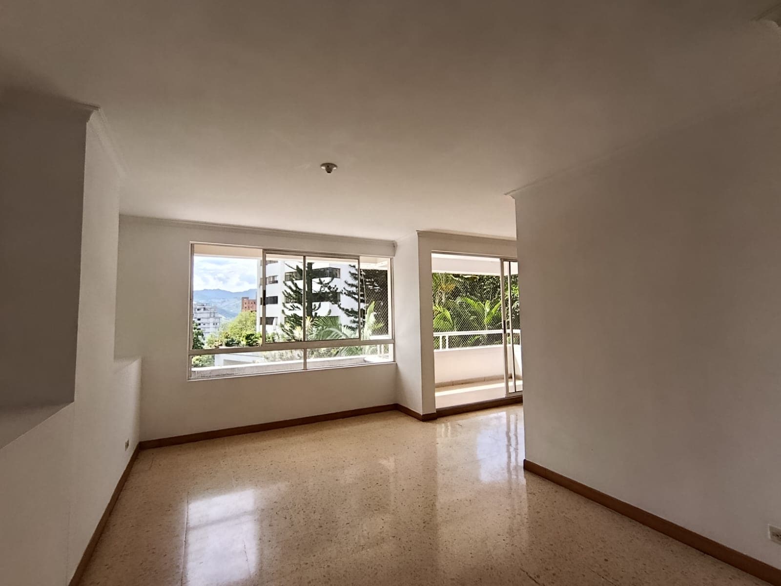 Apartamento en arriendo en San Lucas, El Poblado, Medellín — foto 3 de 14