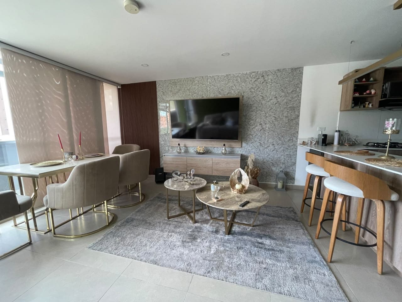 Apartamento en arriendo en Ciudad del Rio, El Poblado, Medellín — foto 2 de 17