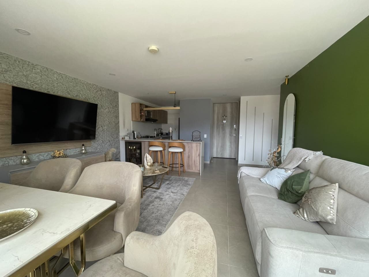 Apartamento en arriendo en Ciudad del Rio, El Poblado, Medellín — foto 3 de 17