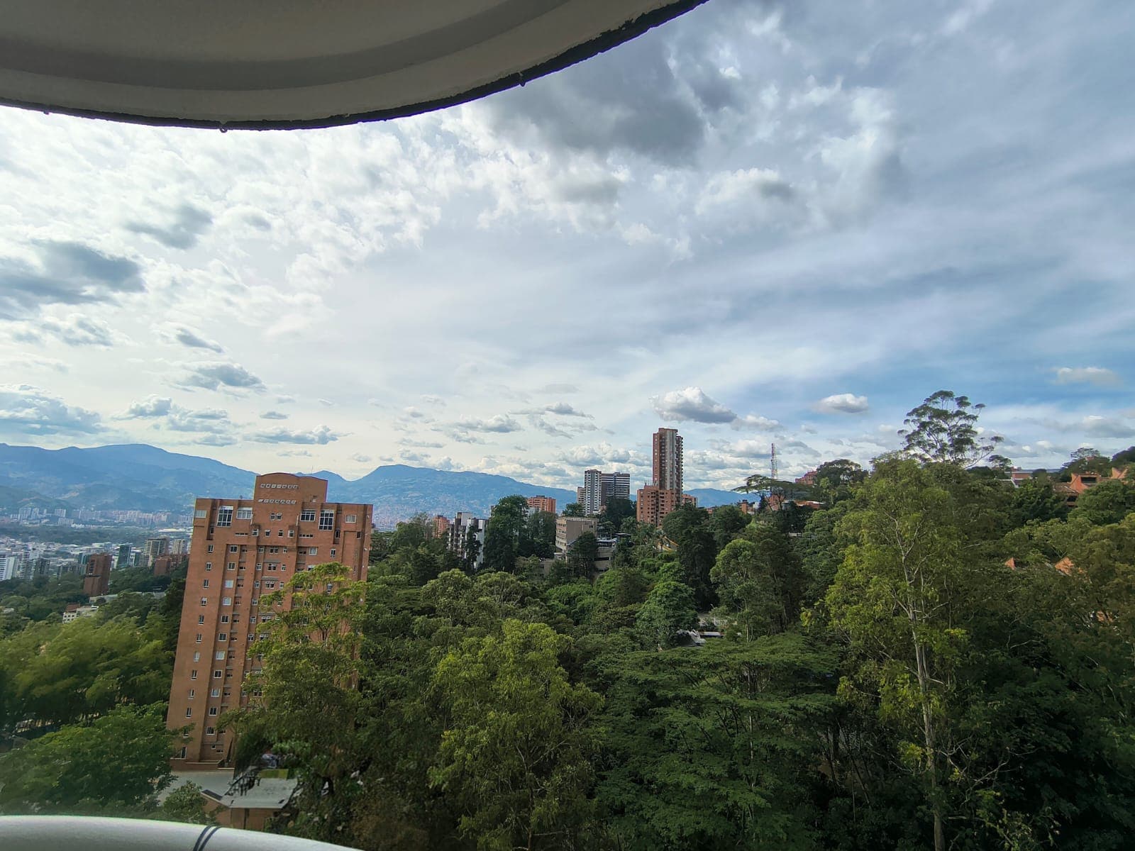 Apartamento en arriendo en San Lucas, El Poblado, Medellín — foto 1 de 15