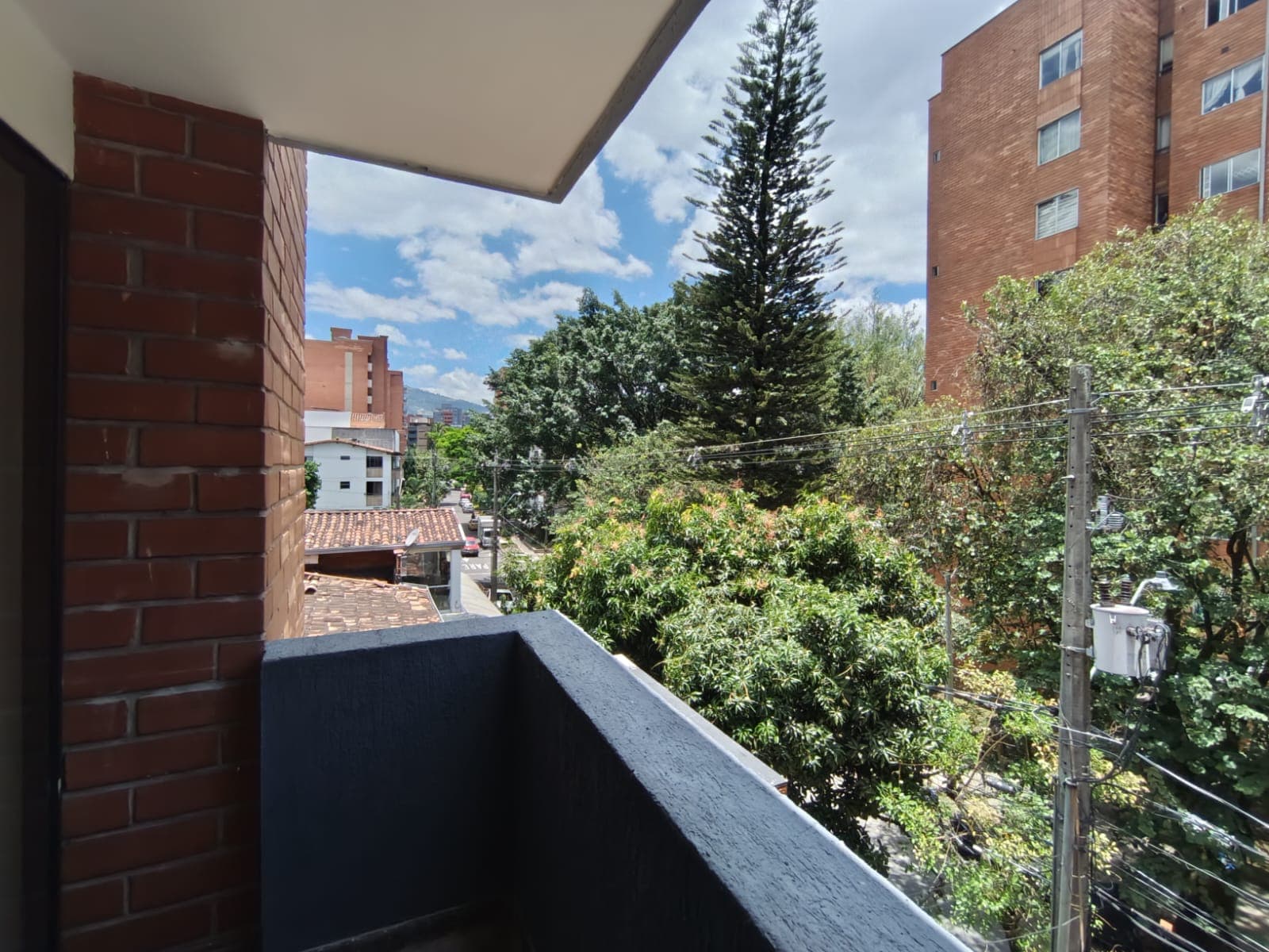 Apartamento en arriendo en La Castellana, Laureles, Medellín — foto 1 de 19