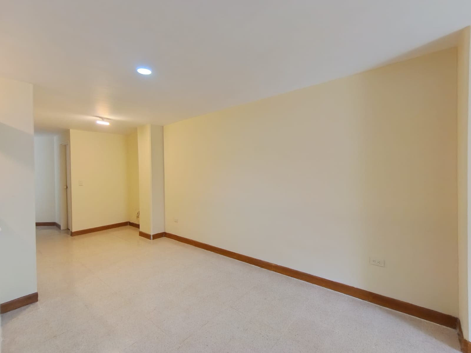 Apartamento en arriendo en La Castellana, Laureles, Medellín — foto 4 de 19