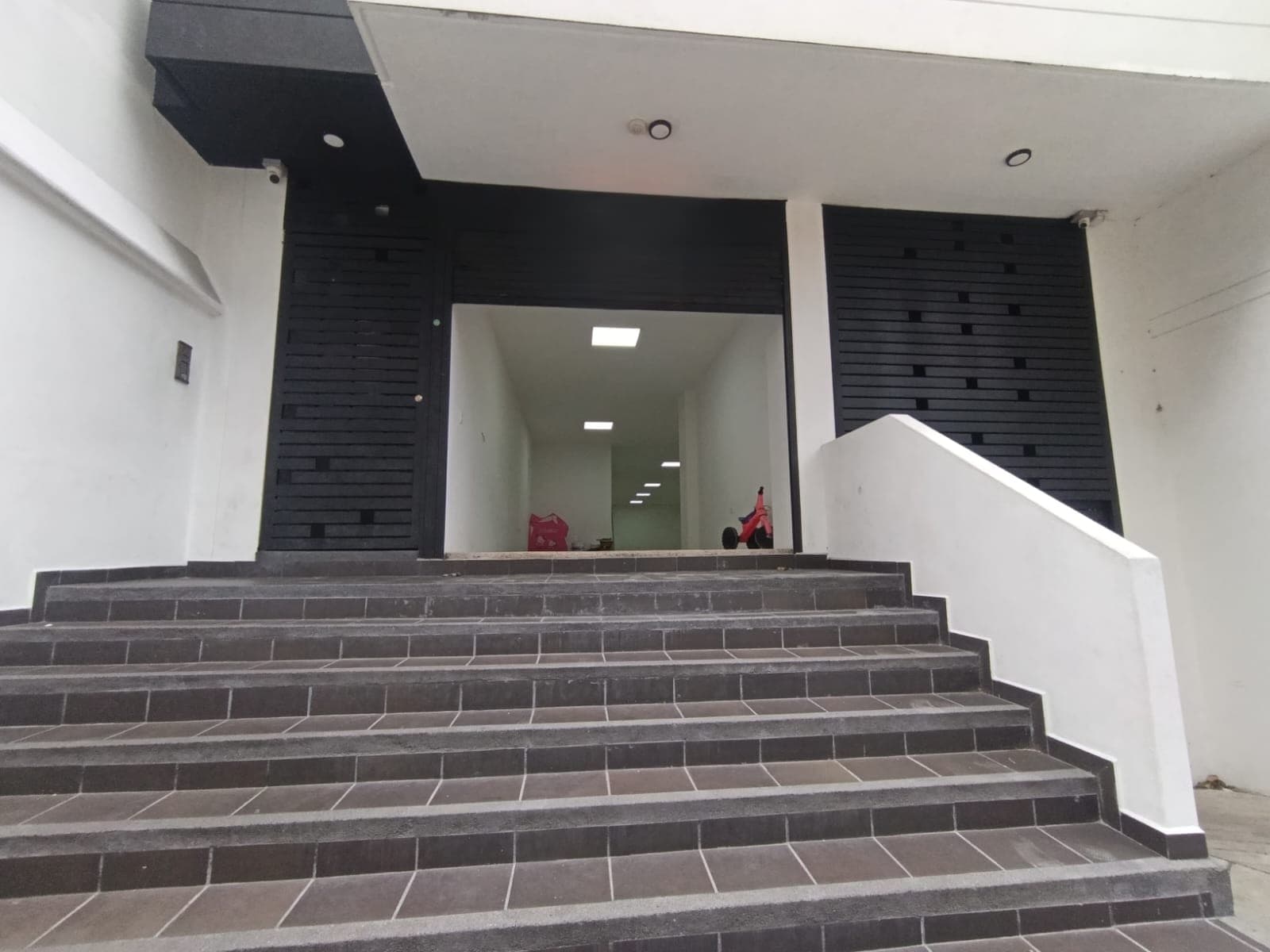 Local en arriendo en Buenos Aires, Centro, Medellín — foto 1 de 11