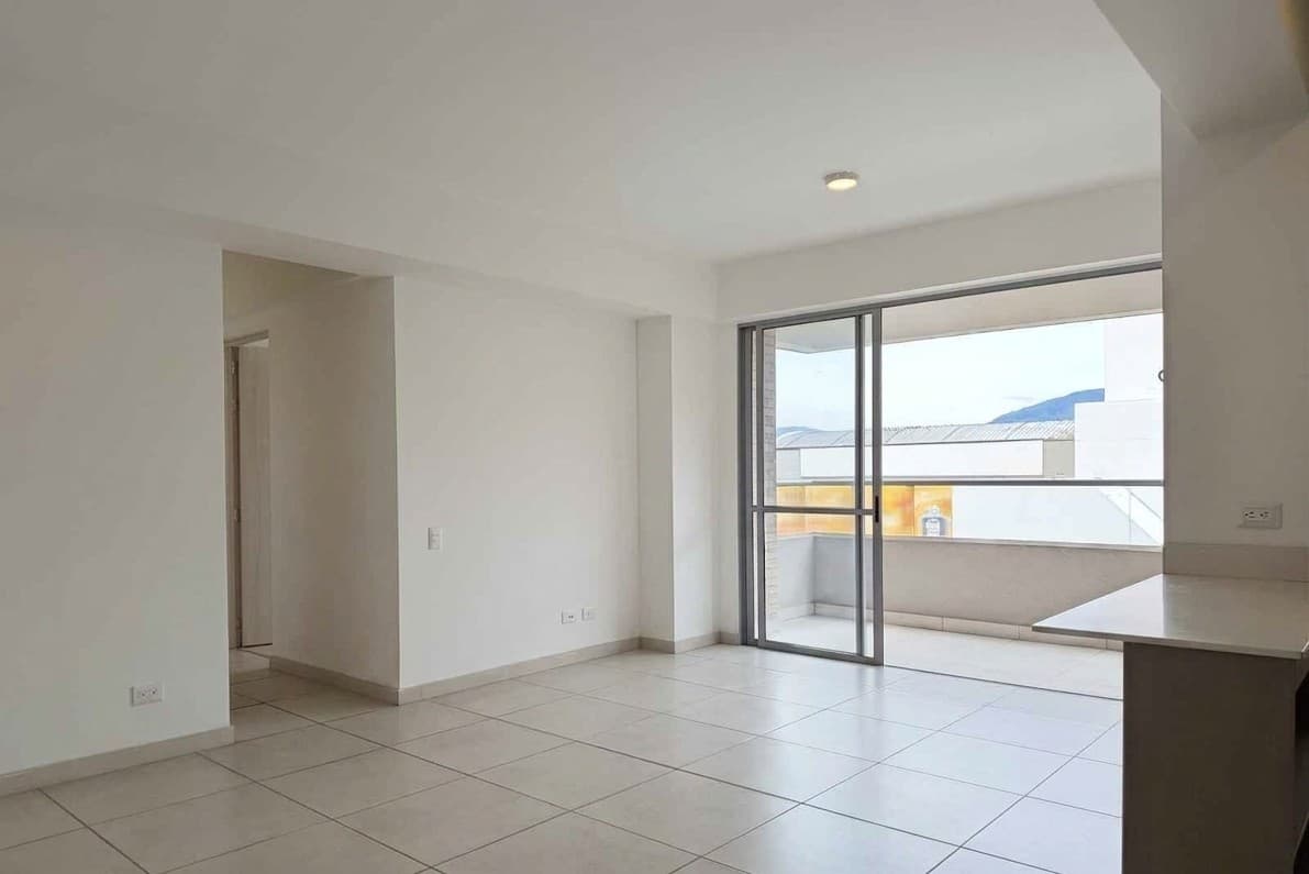 Apartamento en arriendo en Jardines, Envigado — foto 1 de 17